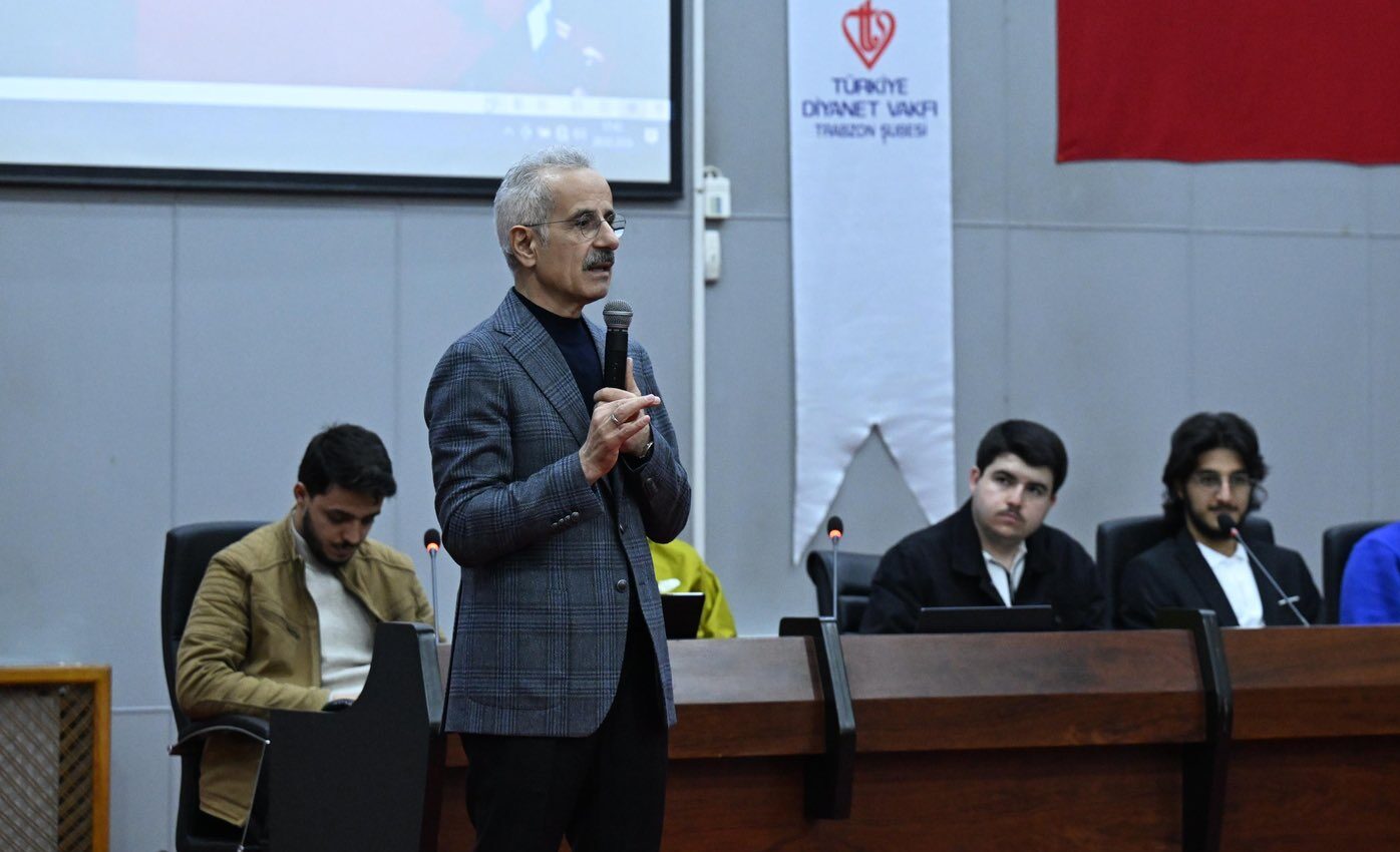 Bakan Uraloğlu Duyurdu: Orta Doğu’ya Uçuşlar İptal Edildi