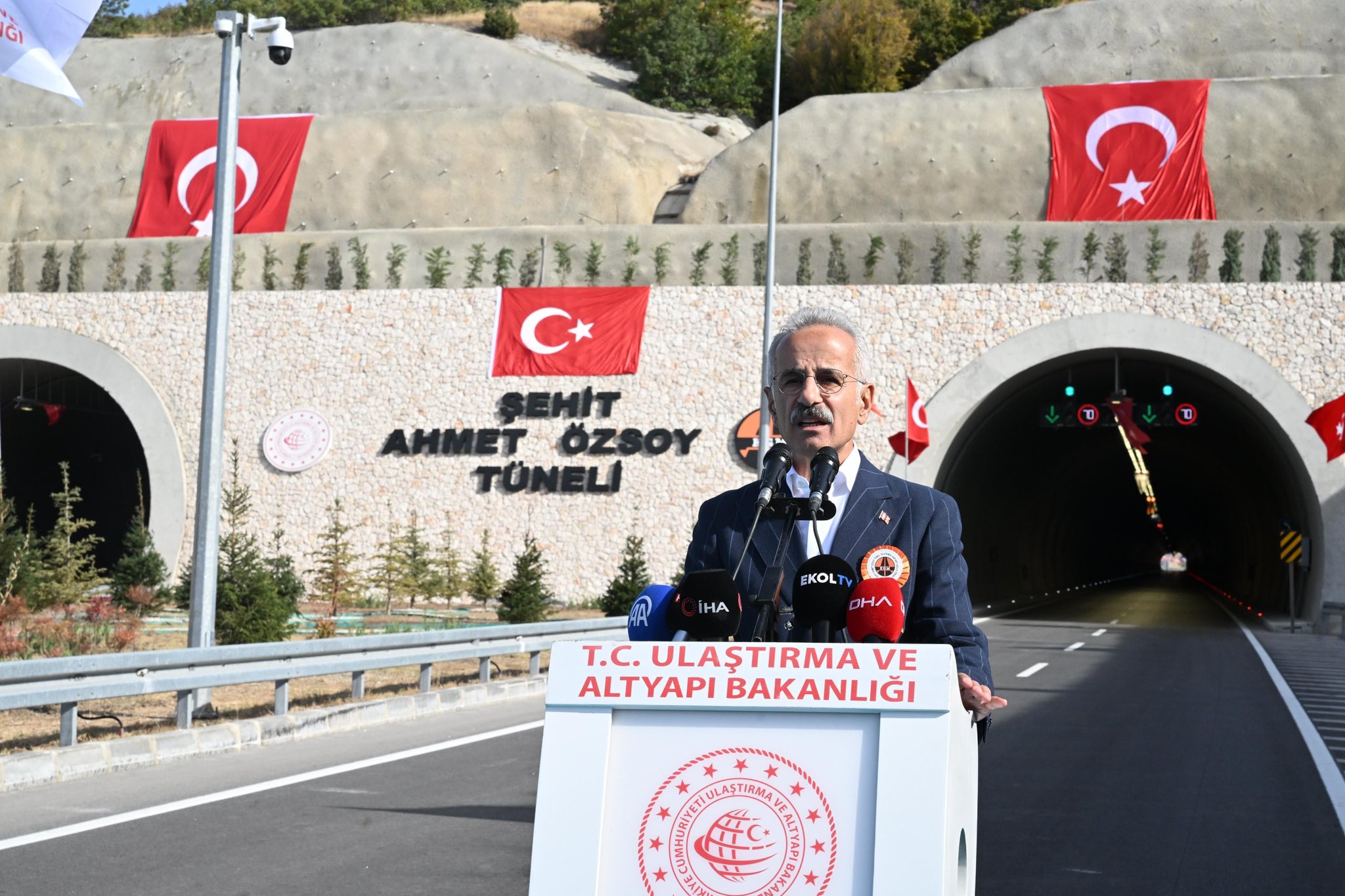 Bakan Uraloğlu, Şehit Ahmet Özsoy Tüneli’nin Açılışını Gerçekleştirdi: 50,7 Milyon Lira Tasarruf Sağlanacak