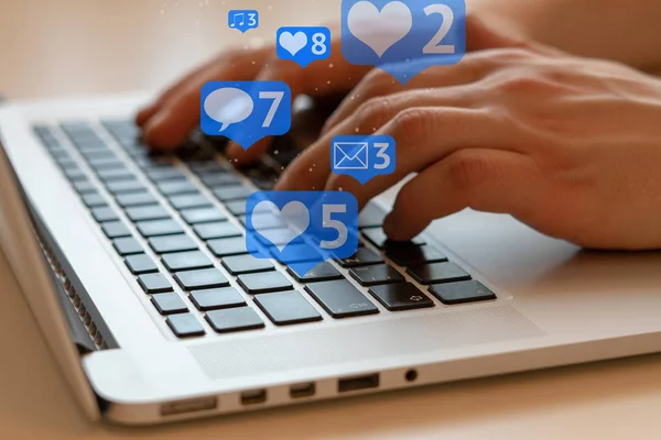 Bakan Uraloğlu: Türkiye’de Haftalık Çevrim İçi Medya Kullanımı 41 Saati Aştı