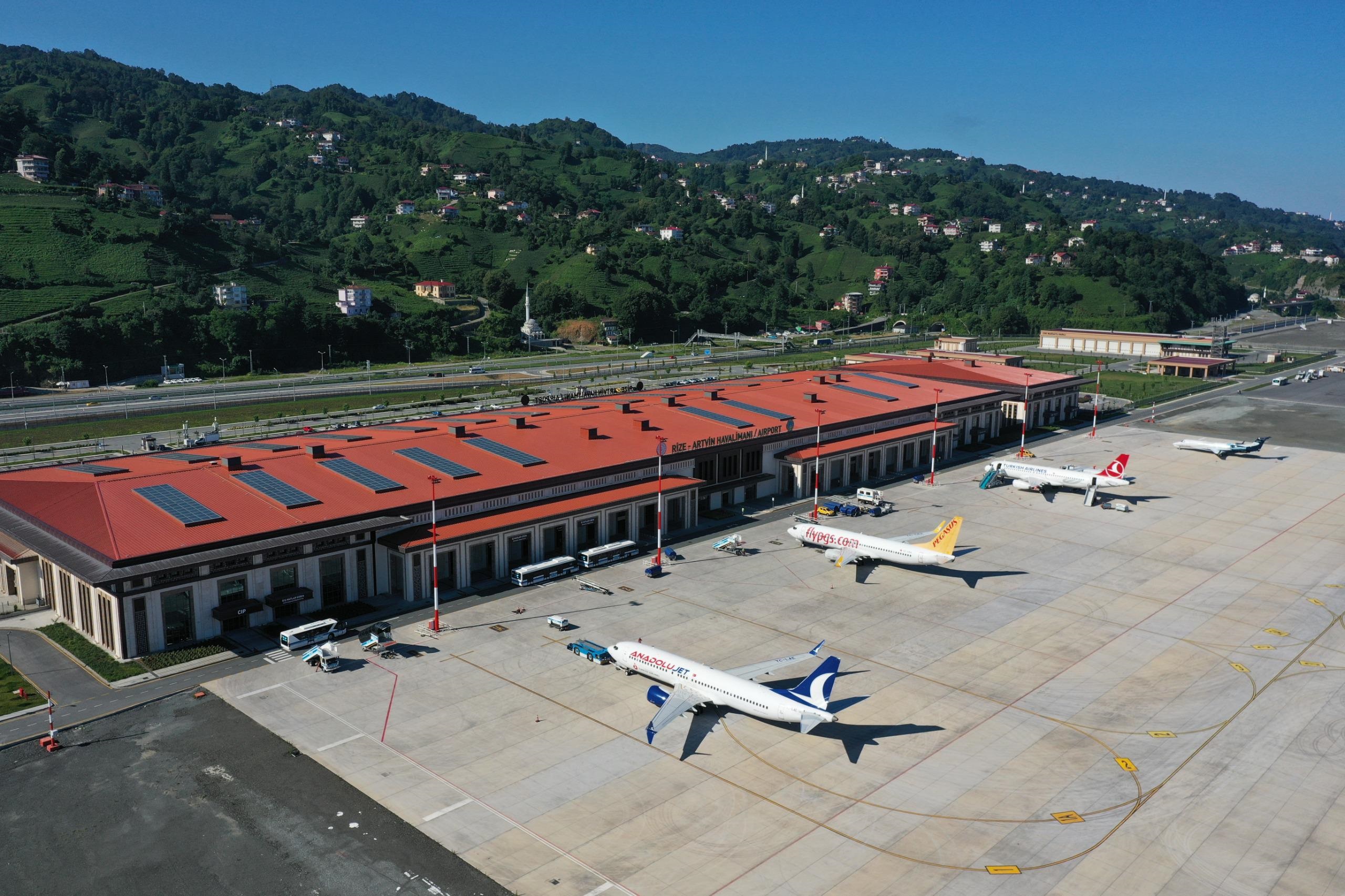 Bakan Uraloğlu’ndan Havacılıkta Rekor Veriler: Uçak Filosu 800’e, Pilot Sayısı 17 Bin 910’a Ulaştı