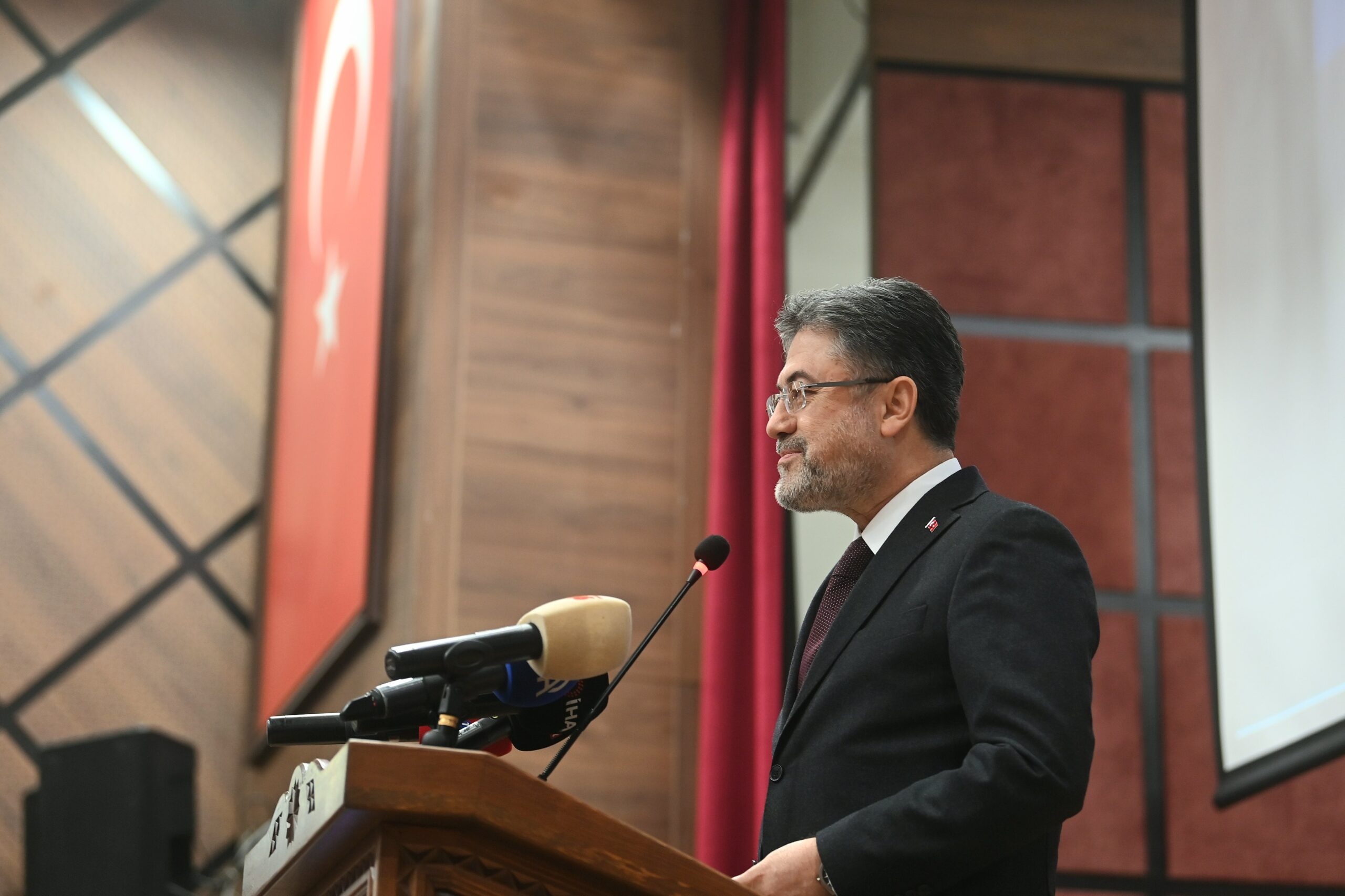 Bakan Yumaklı’dan CHP’li Belediyelere “5’li” Eleştiri: “Beceriksizliklerine Susuzluğu da Eklediler”