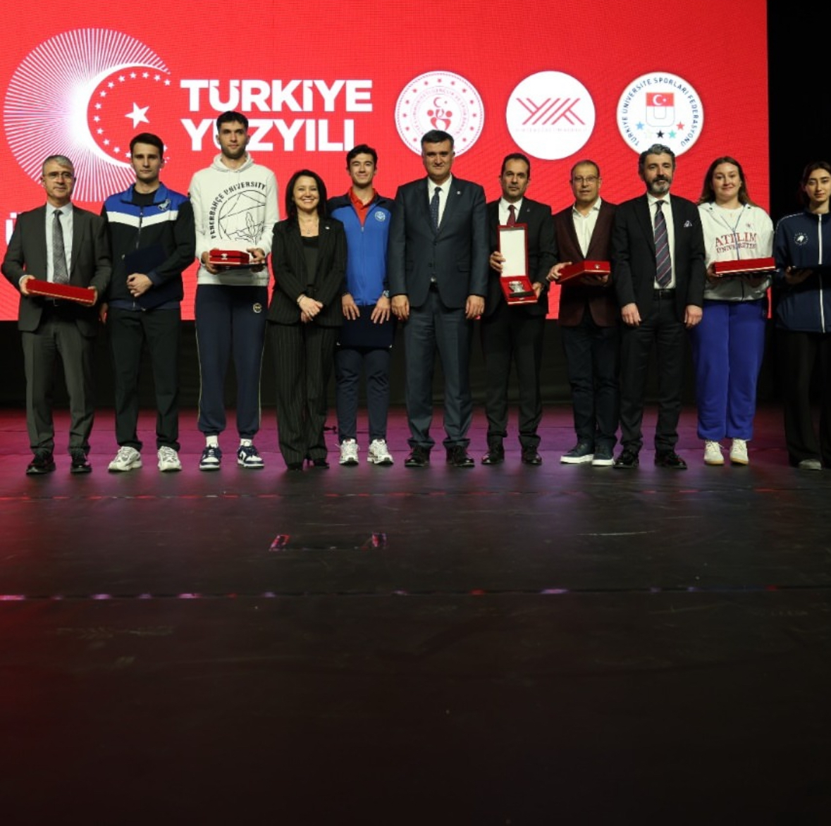 Balıkesir Üniversitesi’ne Türkiye Üniversite Sporları Gecesi’nde Prestijli Ödül
