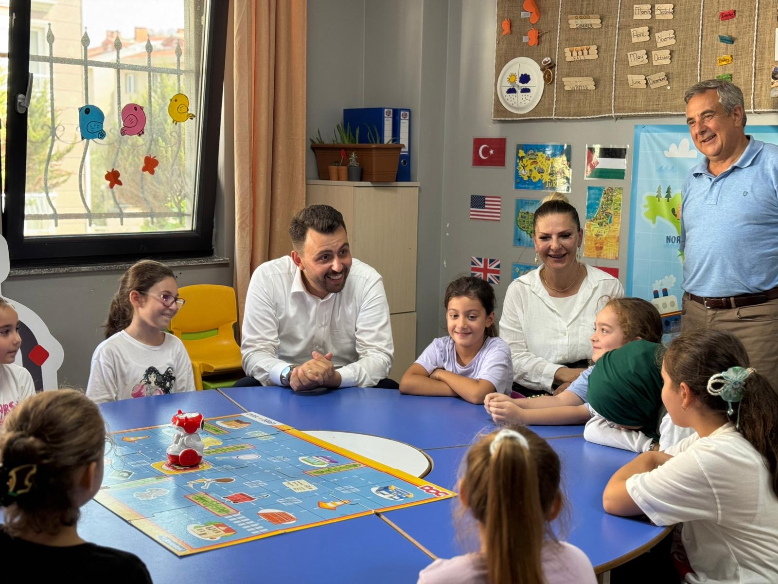 Bandırma’da Gün Boyu Ziyaret Turu: Genç Milletvekili Farklı Kesimlerle Buluştu