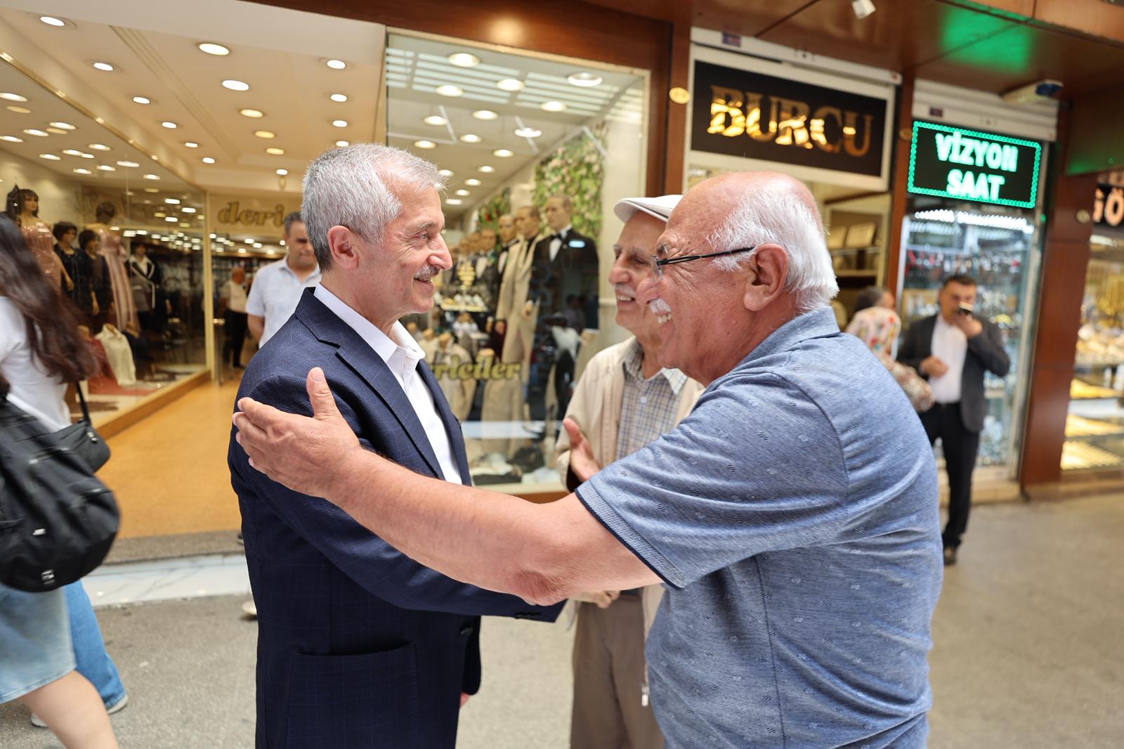 BAŞKAN TAHMAZOĞLU ESNAF VE VATANDAŞLA HER ZAMAN İÇ İÇE