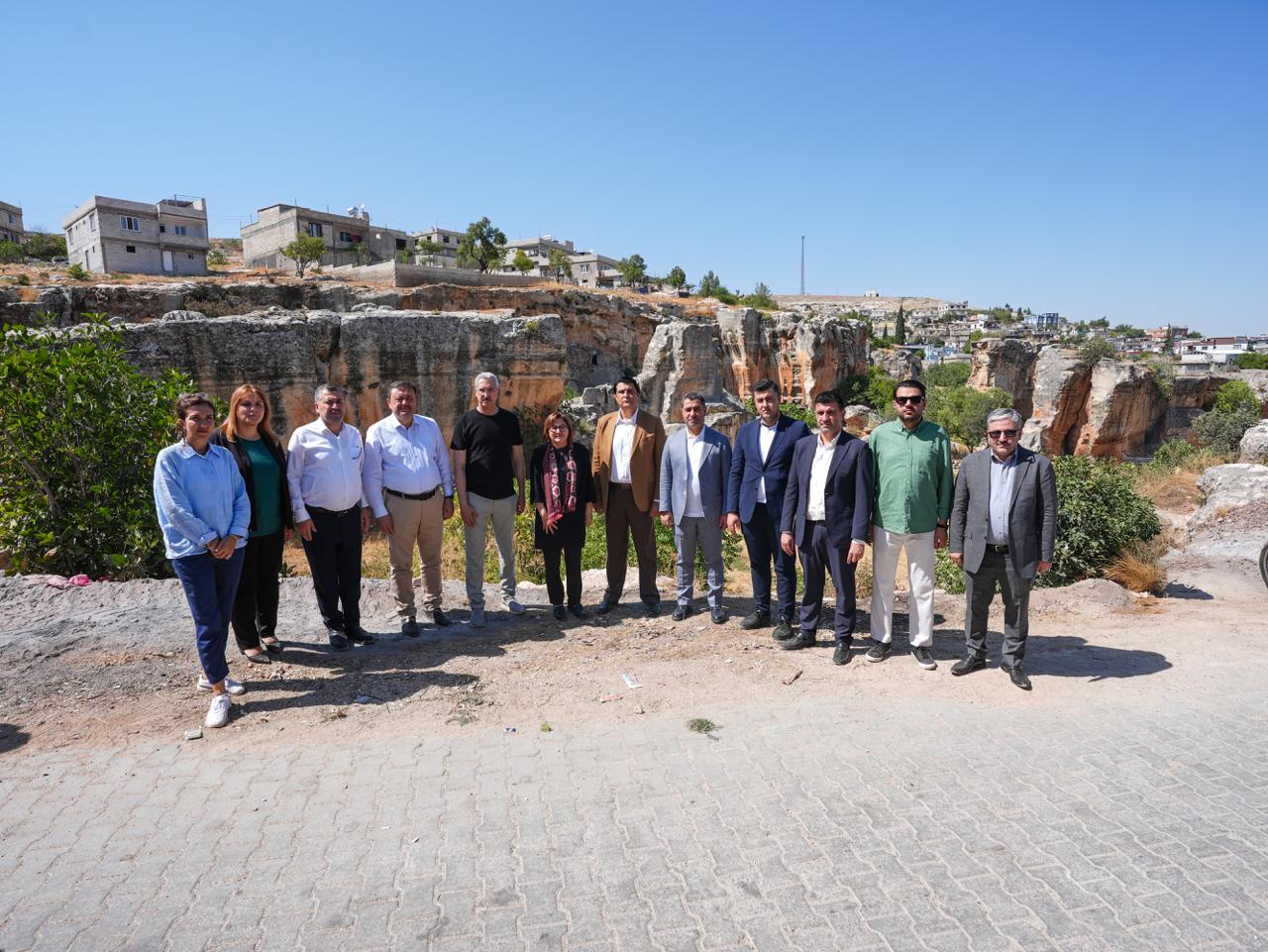 BAŞKAN YILMAZ VE ŞAHİN’DEN DÜLÜK ANTİK KENTİ’NE ZİYARET