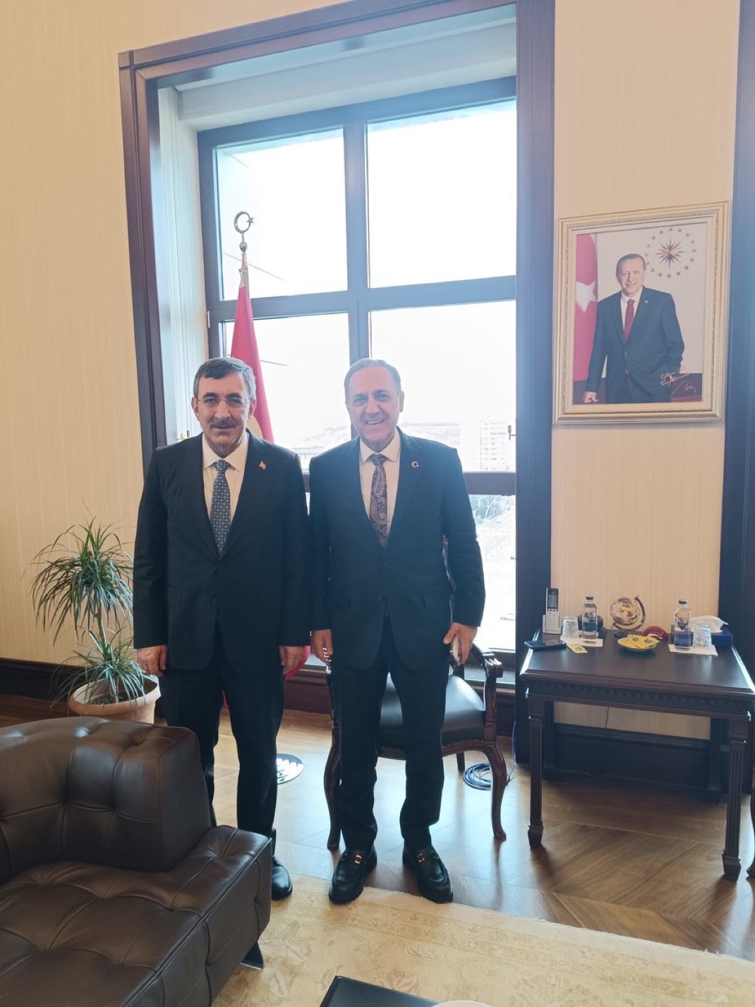 Bingöl’den Yalova’ya Atanan Vali Usta’dan Cumhurbaşkanı Yardımcısı Yılmaz’a Veda Ziyareti