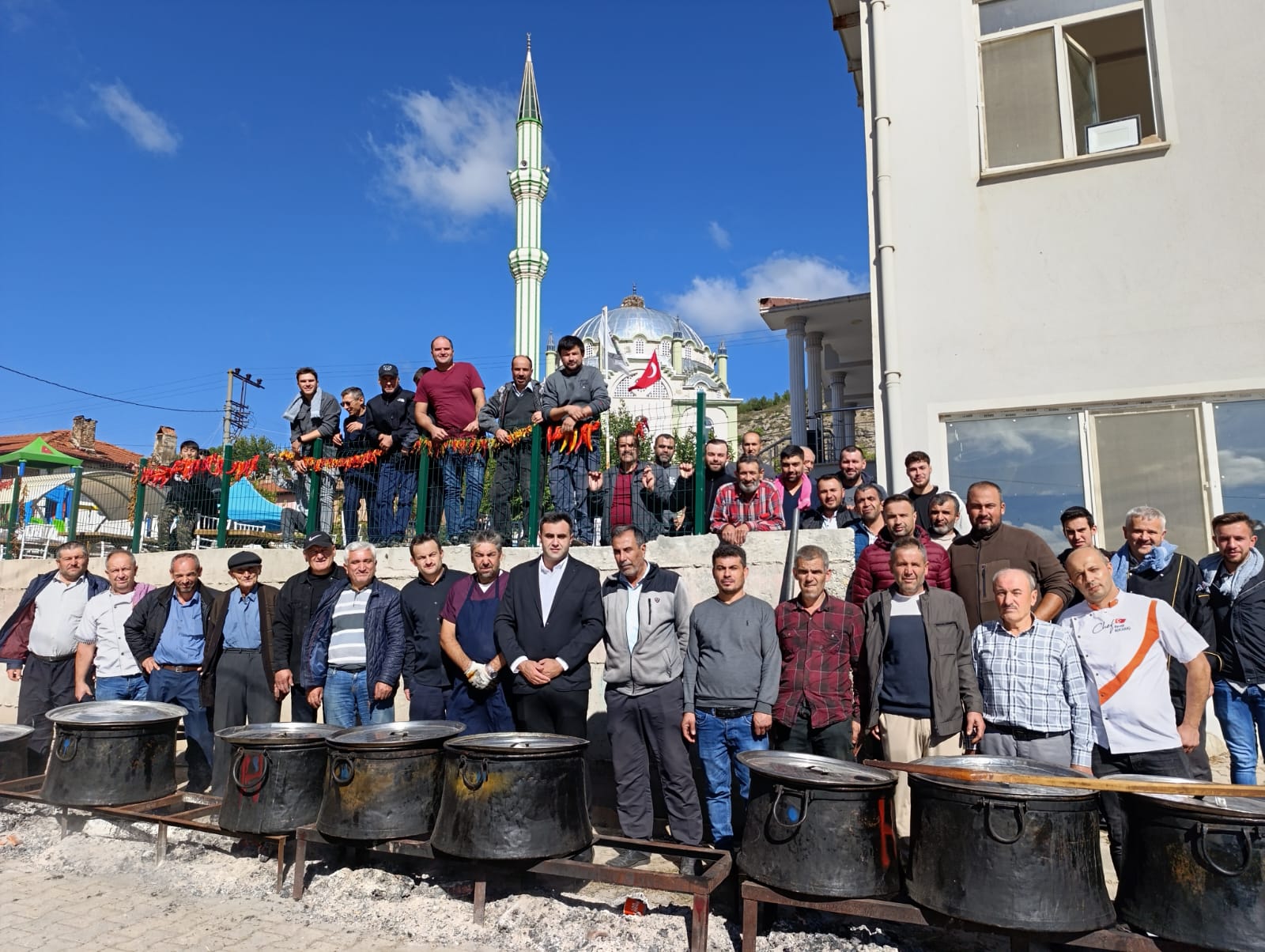 Bi̇nlerce Ki̇şi̇ Si̇mav Akdağ Kınık Mahallesi̇nde Büyük Hayır Ve Yağmur Duasında Buluştu