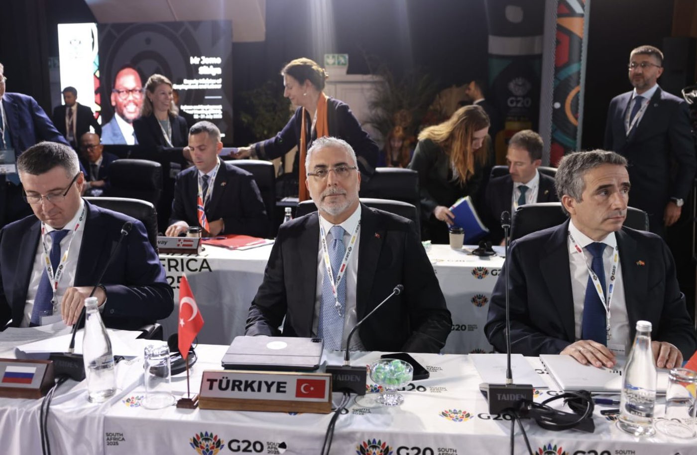 Çalışma ve Sosyal Güvenlik Bakanı Vedat Işıkhan, G20 Toplantısında Türkiye’nin Gençlik Politikalarını Tanıttı