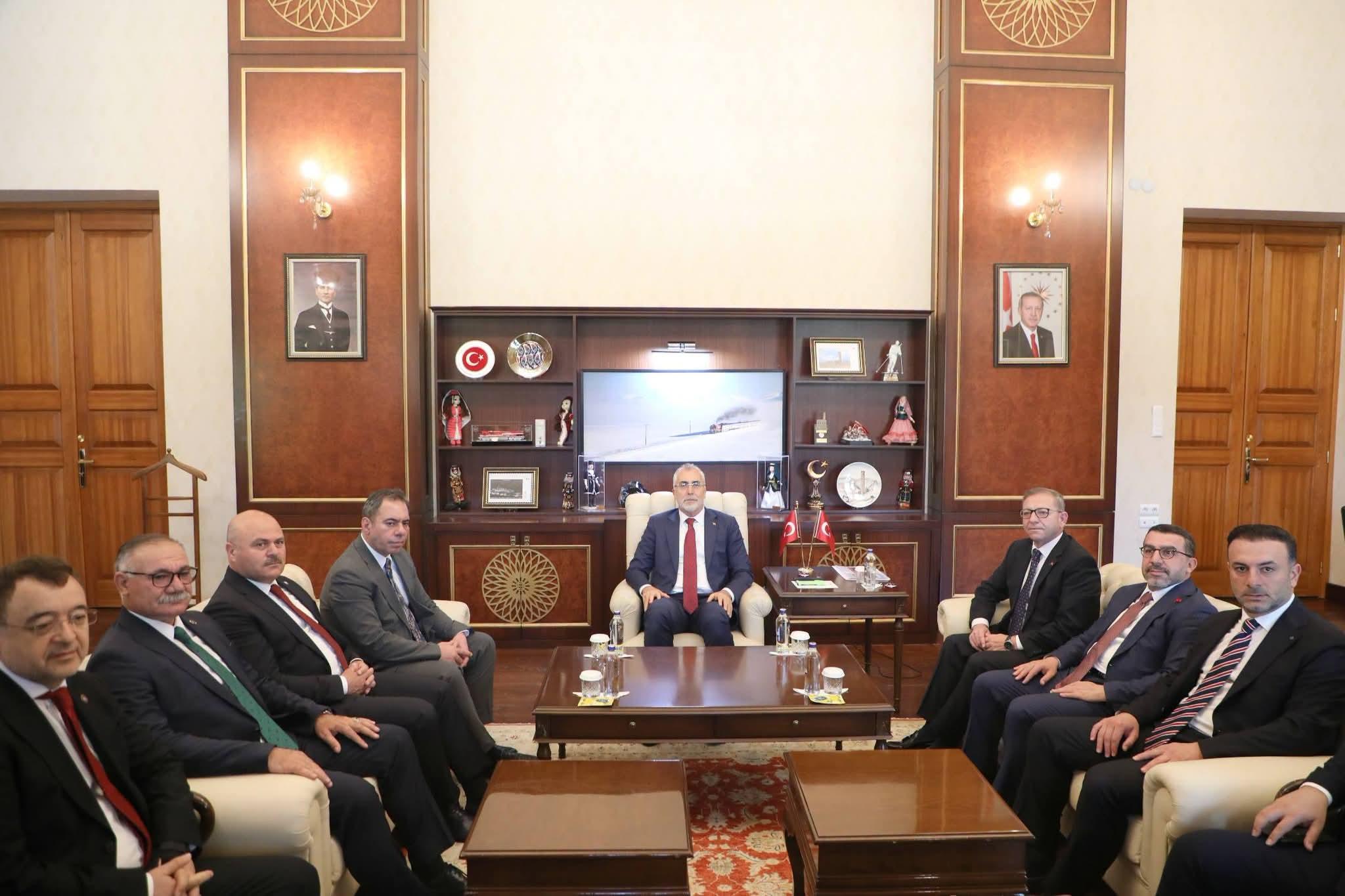 Çalışma ve Sosyal Güvenlik Bakanı Vedat Işıkhan Kars’ta