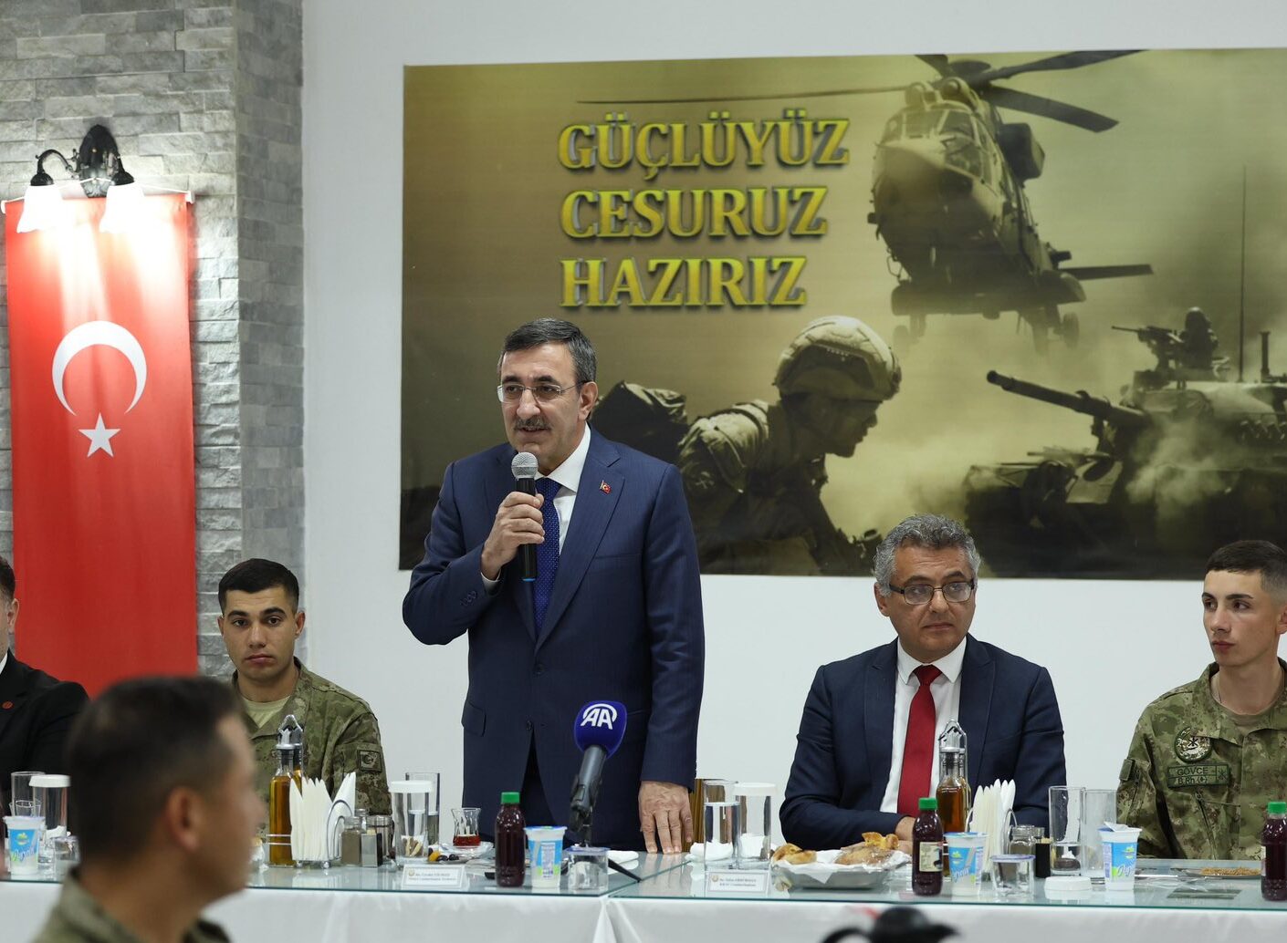 Cevdet Yılmaz KKTC’de Mehmetçik İle İftarda Buluştu