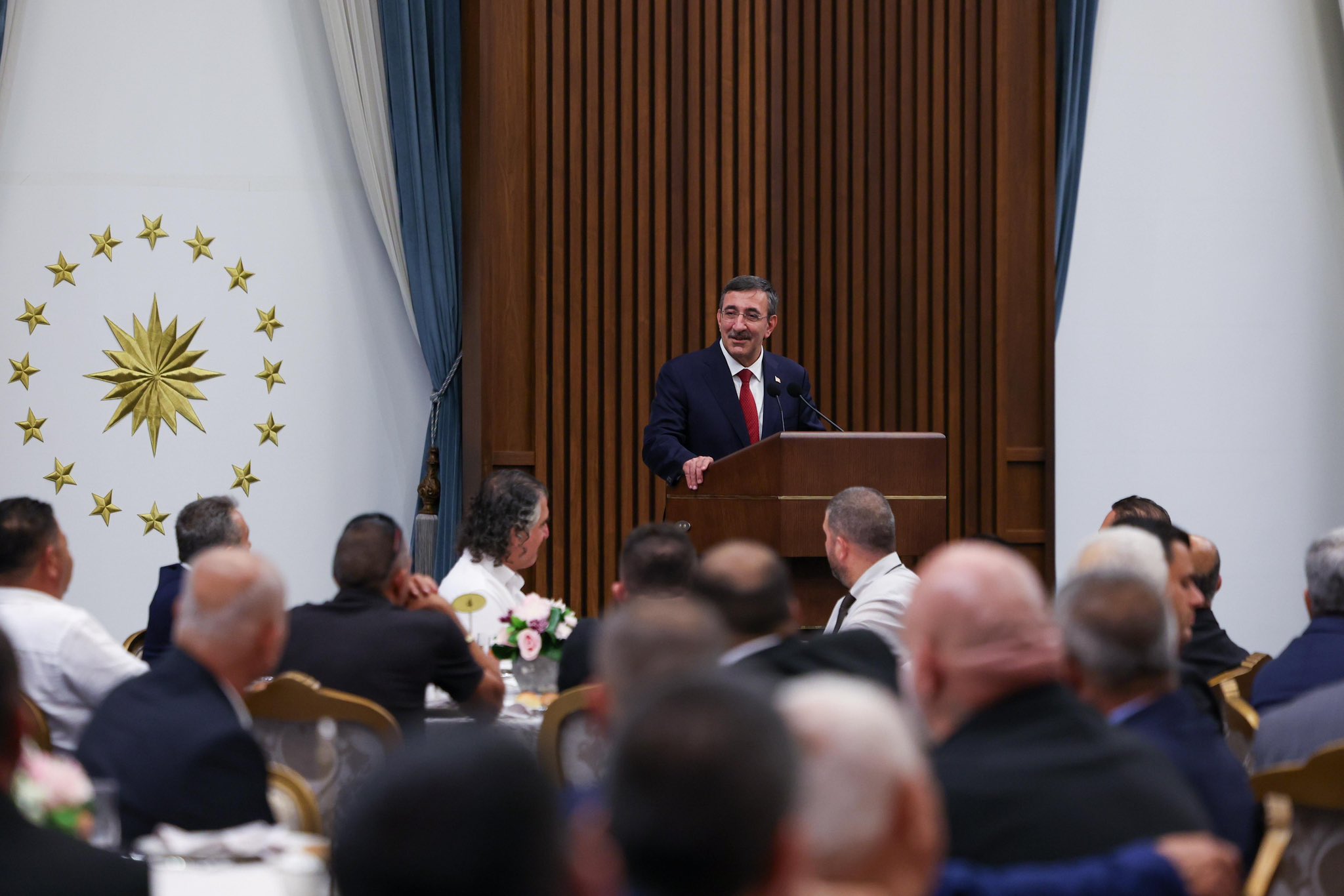 Cevdet Yılmaz, KKTC’li Muhtarlarla Cumhurbaşkanlığı Külliyesi’nde Buluştu