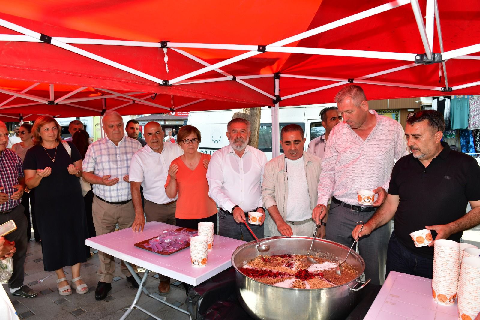 Çiğli Belediyesi’nden Muharrem Ayında Birlik ve Bereket Sofrası