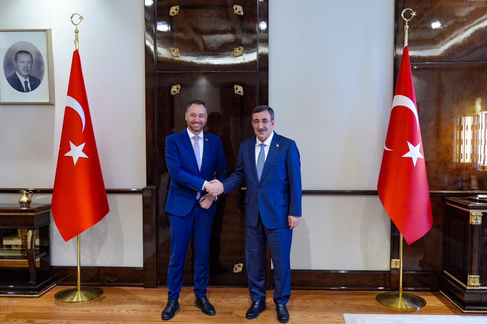 Cumhurbaşkanı Yardımcısı Cevdet Yılmaz Belçika Heyetiyle Külliye’de Buluştu: Hedef Ticaret ve İş Birliğinde Yeni Dönem