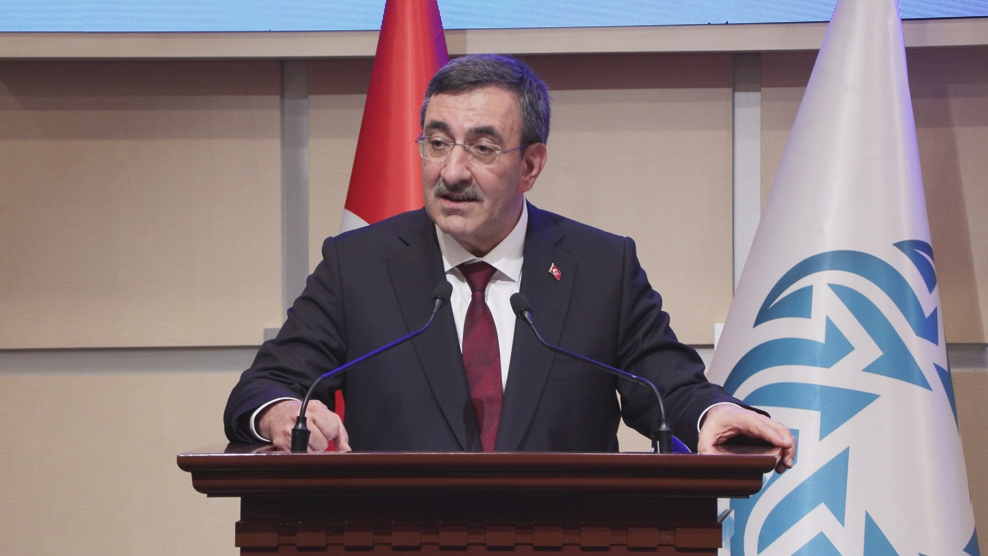 Cumhurbaşkanı Yardımcısı Cevdet Yılmaz, Gençliğin Önünde Çok Geniş Ufuk Var