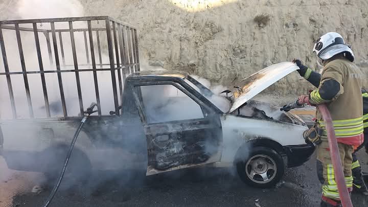 Defne’de Araç Yangını Korkuttu