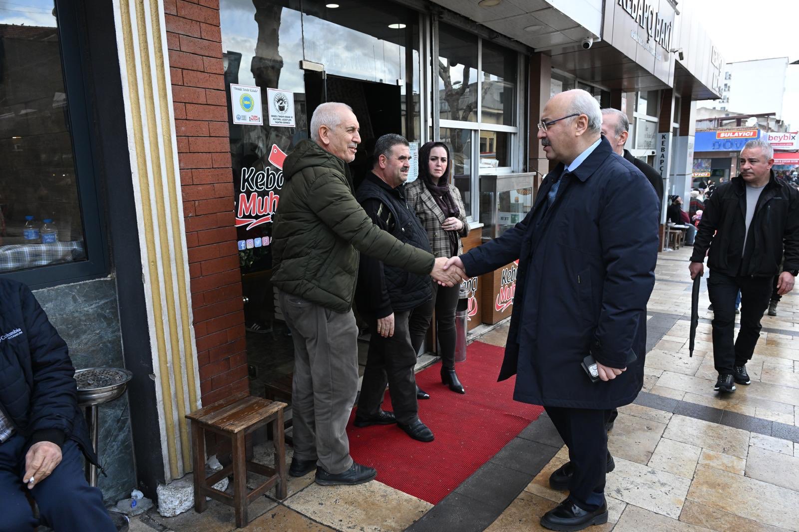 Denizli Valisi Yavuz Selim Köşger Esnafı Ziyaret Etti