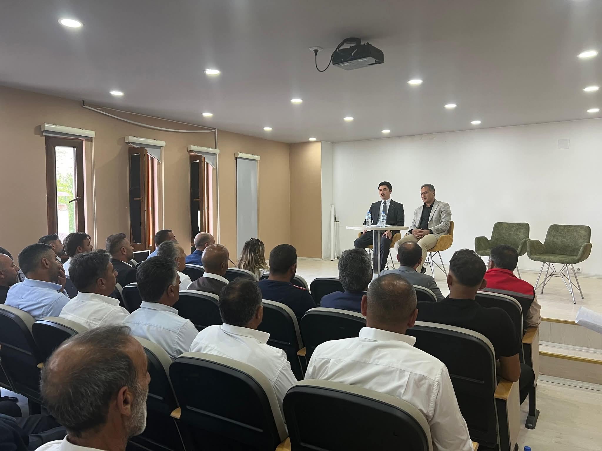 Digor’da Hayvan Hastalıklarıyla Mücadele Bilgilendirme Toplantısı Gerçekleştirildi