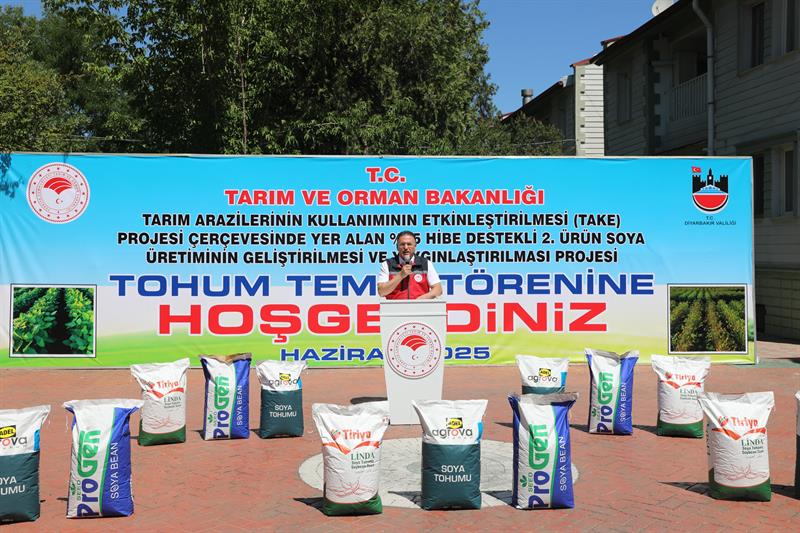 Diyarbakır’da Çiftçilere %75 Hibeli Soya Tohumu Dağıtıldı