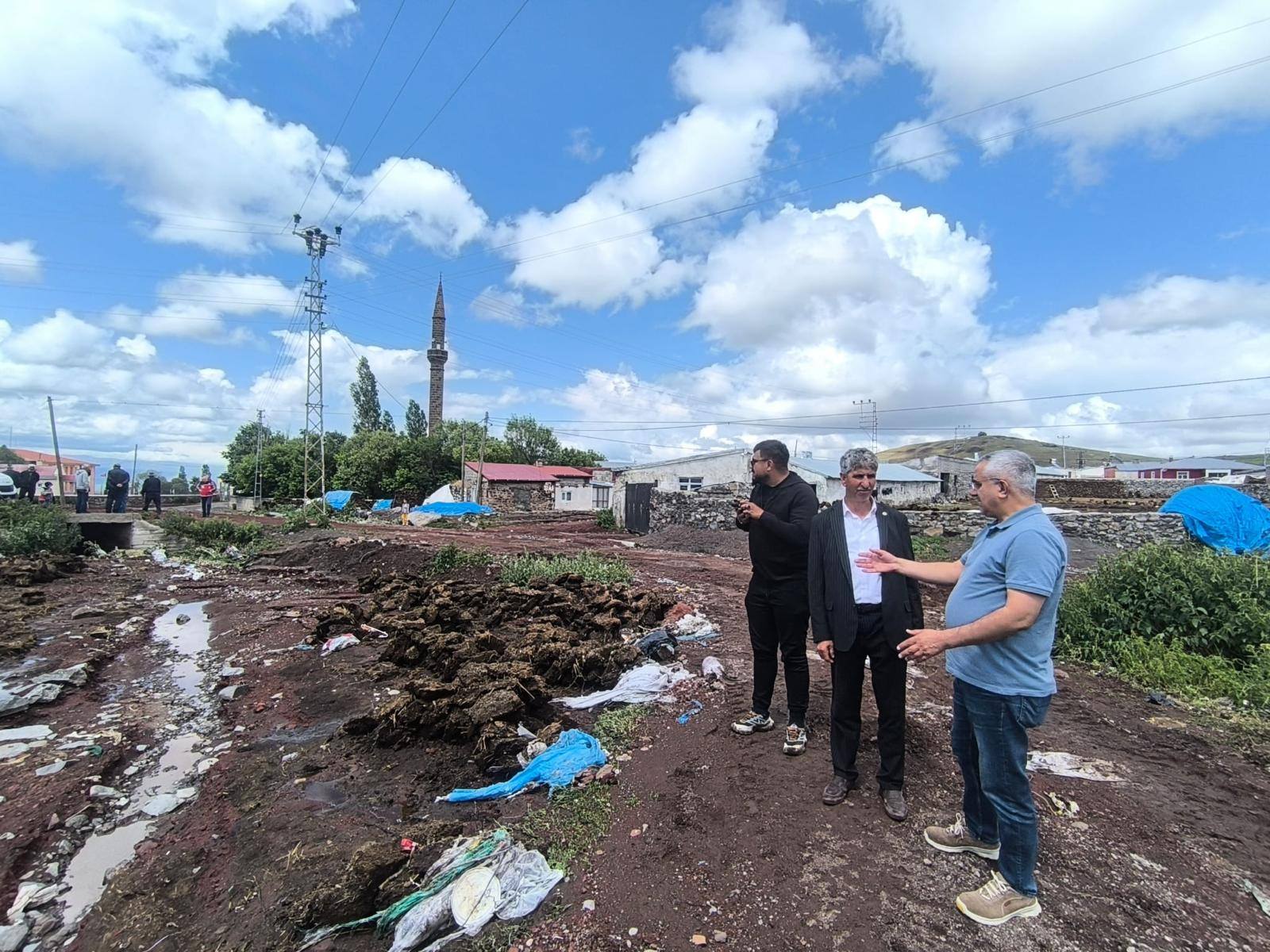 DSİ 24. Bölge Müdürü Serdar Kotan, Taşkınlardan Etkilenen Köylerde İncelemelerde Bulundu