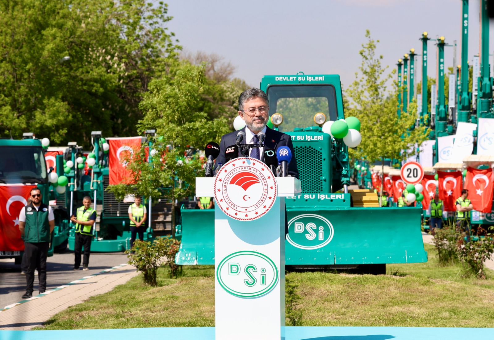DSİ’nin Gücüne Güç Katacak “Yeşil Karıncalar” Göreve Başladı: 150 Yeni İş Makinesi Hizmete Alındı