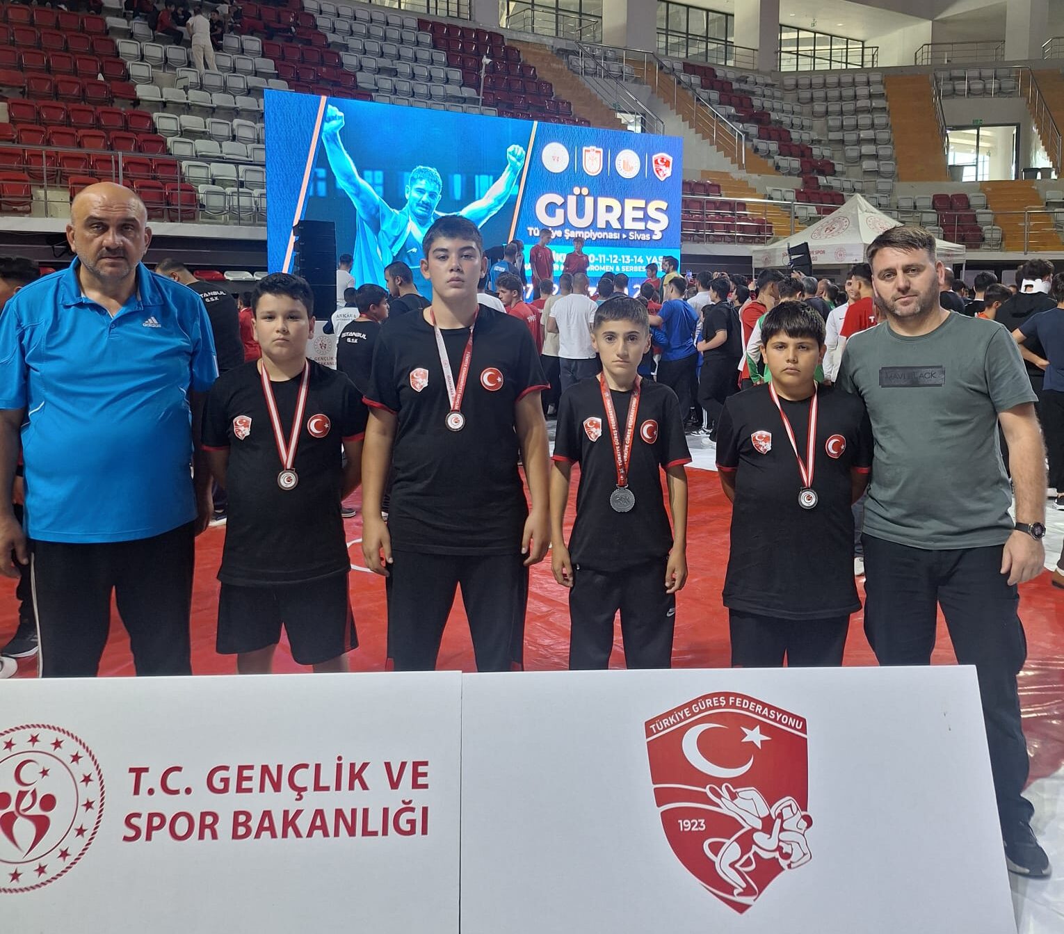 Düzce Belediyesi Spor Akademisi Güreşçilerinden Türkiye Şampiyonası’nda Büyük Başarı