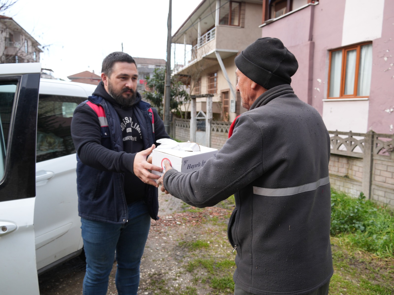 Düzce Belediyesi’nden Hasta, Yaşlı ve İhtiyaç Sahiplerine Şefkat Eli