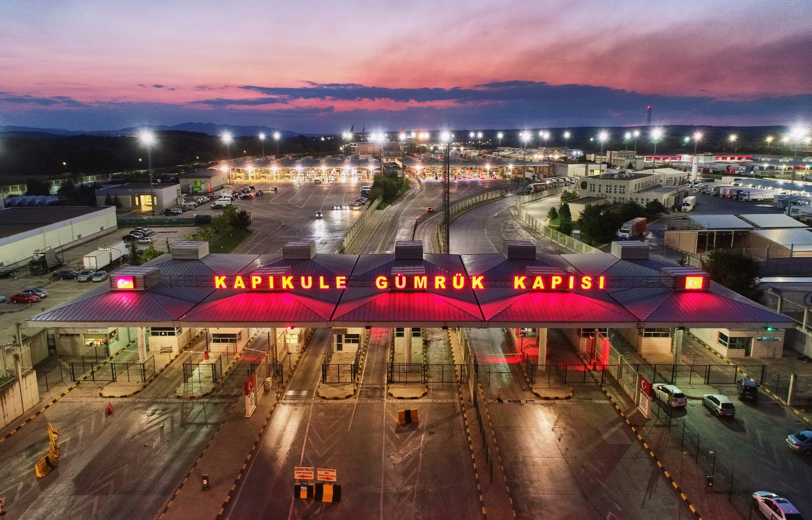 Edirne Sınır Kapılarından 14 Milyon Yolcu Geçti