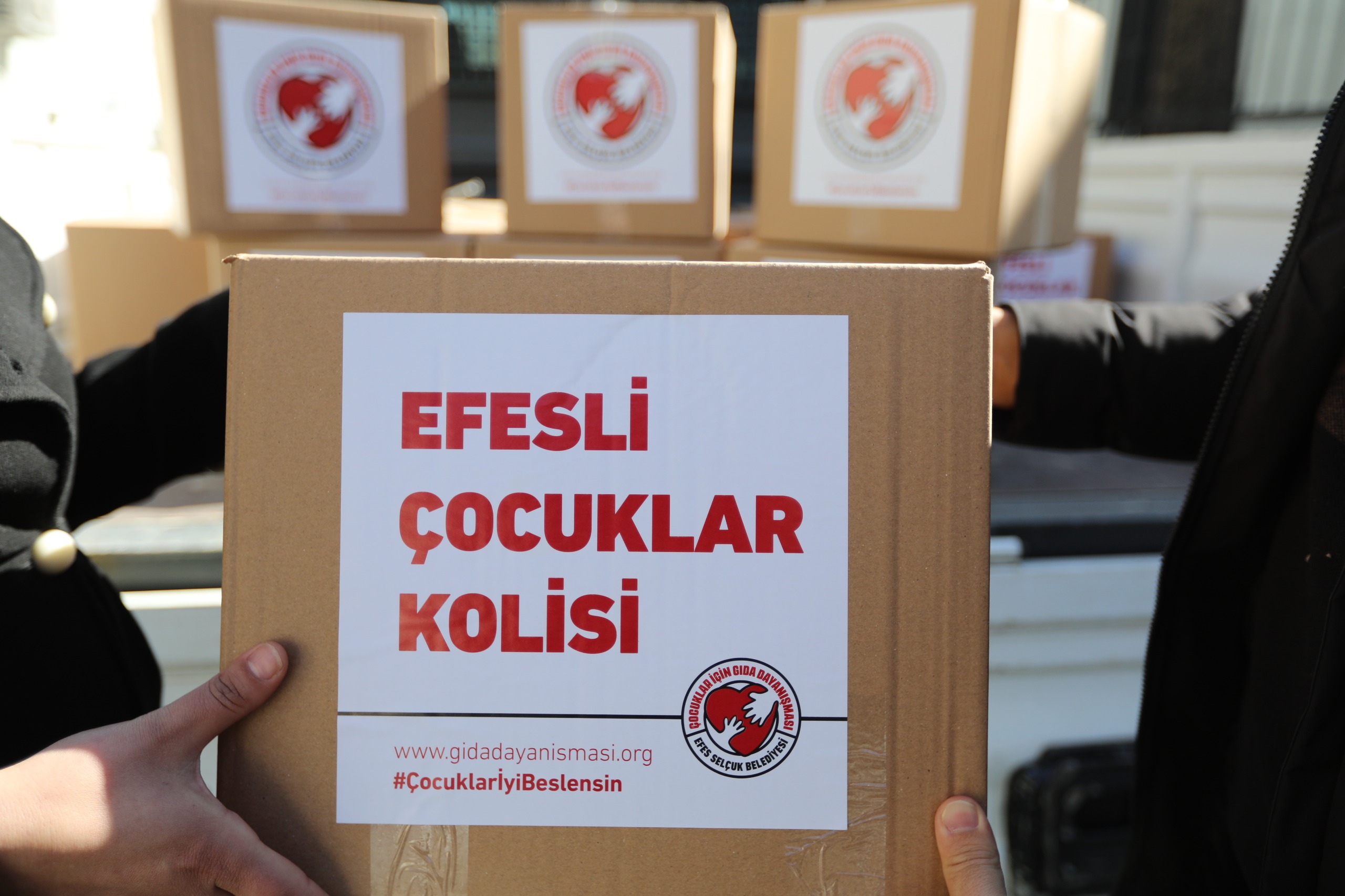 Efes Selçuk’ta Anne Adayları ve Bebeklere Gıda Dayanışması Desteği Sürüyor