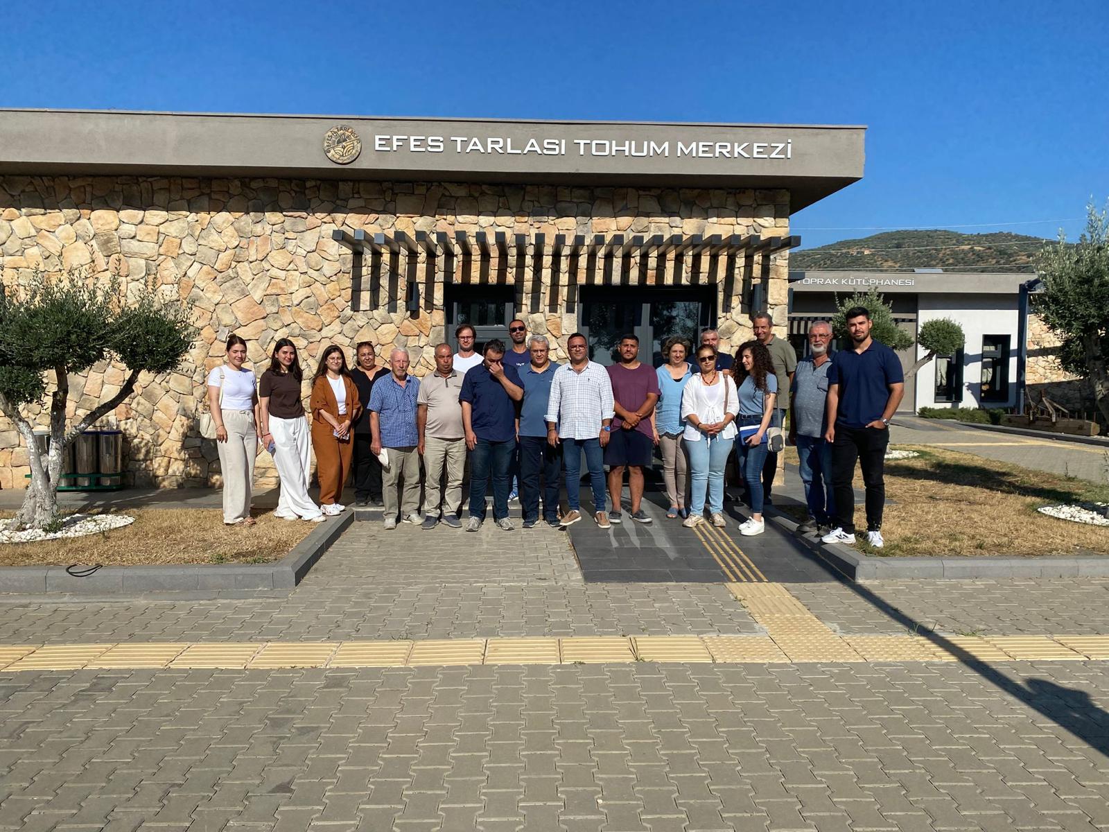 Efes Tarlası Yaşam Köyü’nde Şeftali Üreticilerine Özel Eğitim Programı