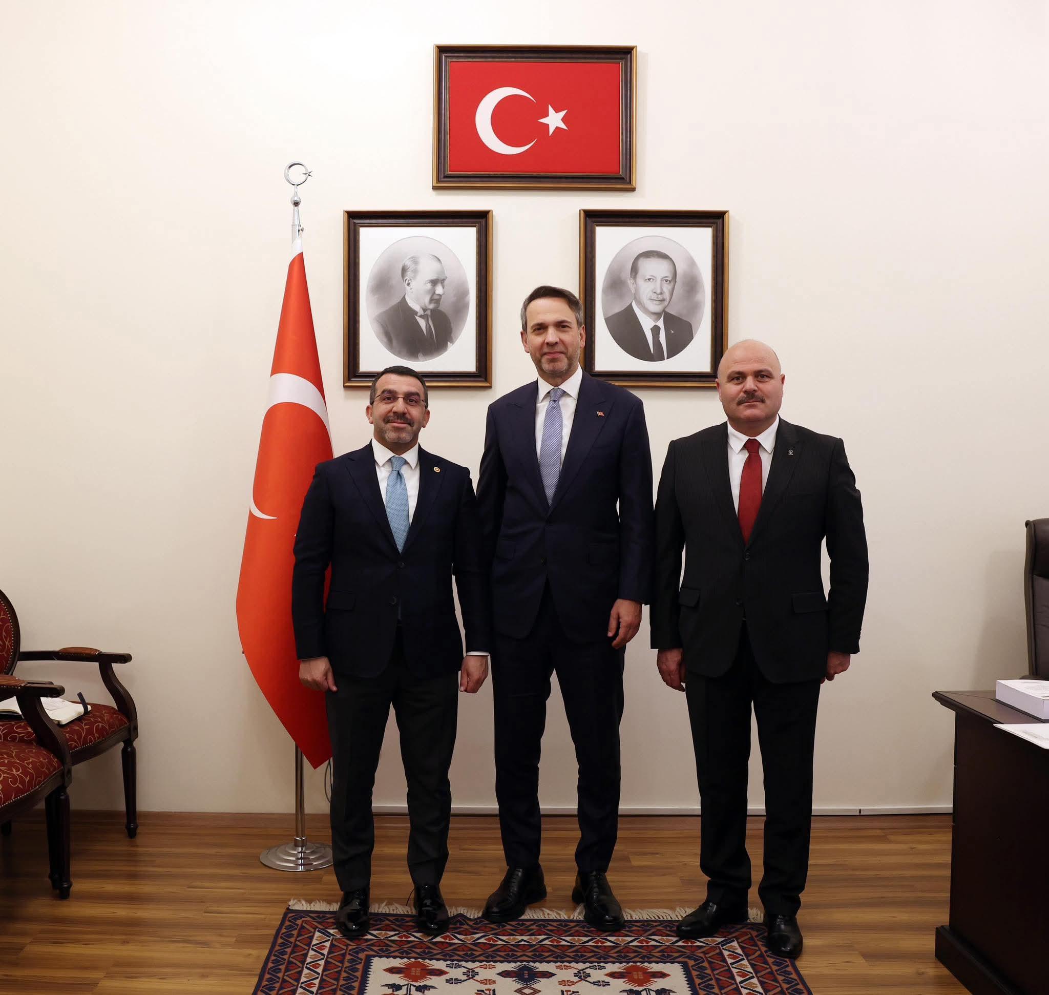Enerji Bakanı Alparslan Bayraktar’a Kars Milletvekili Çalkın ve İl Başkanı Sancar’dan ziyaret…