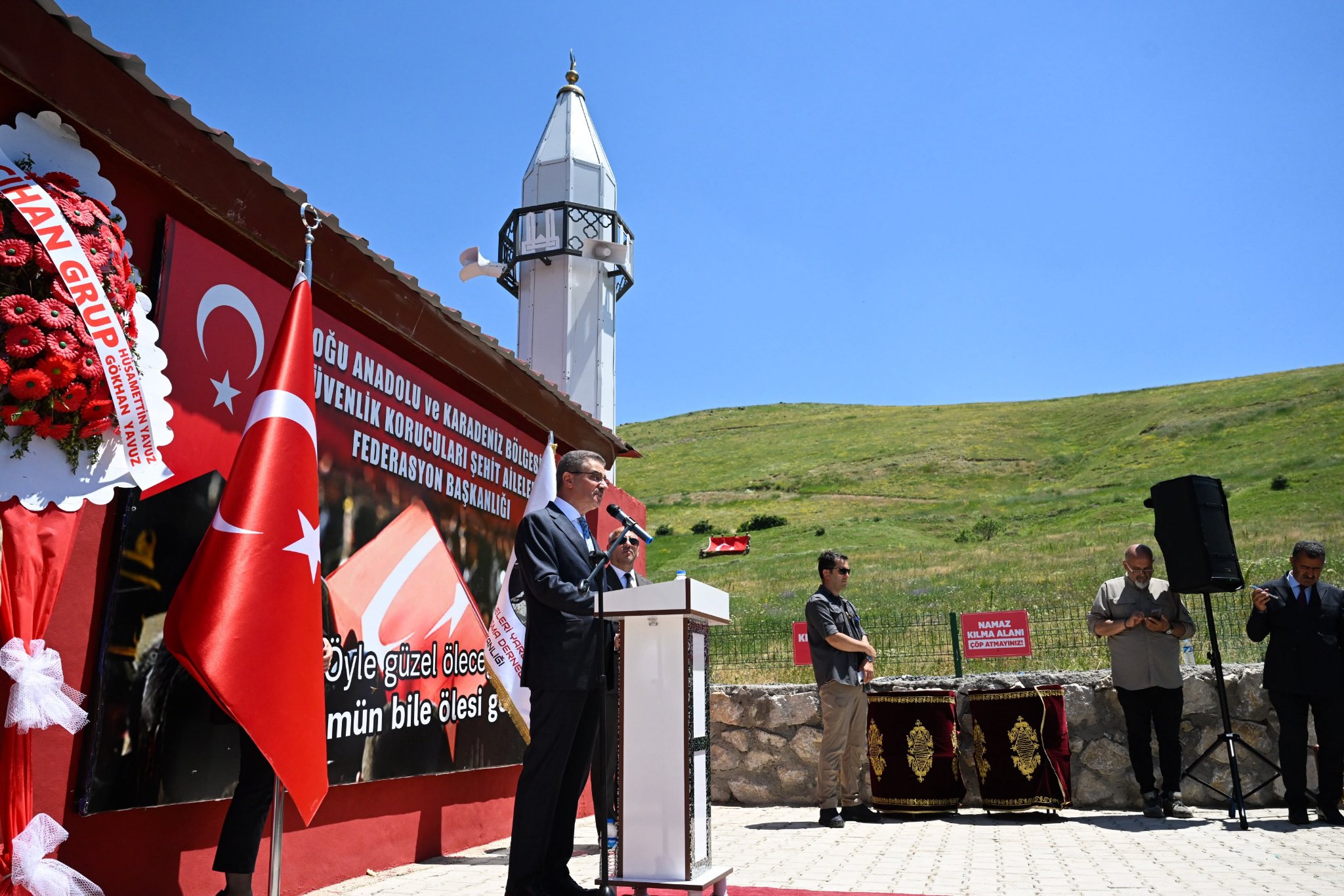 Erzurum’da Şehitlik Anıtı Ve Hacı Ahmet Sekmen Mescidi Hizmete Açıldı