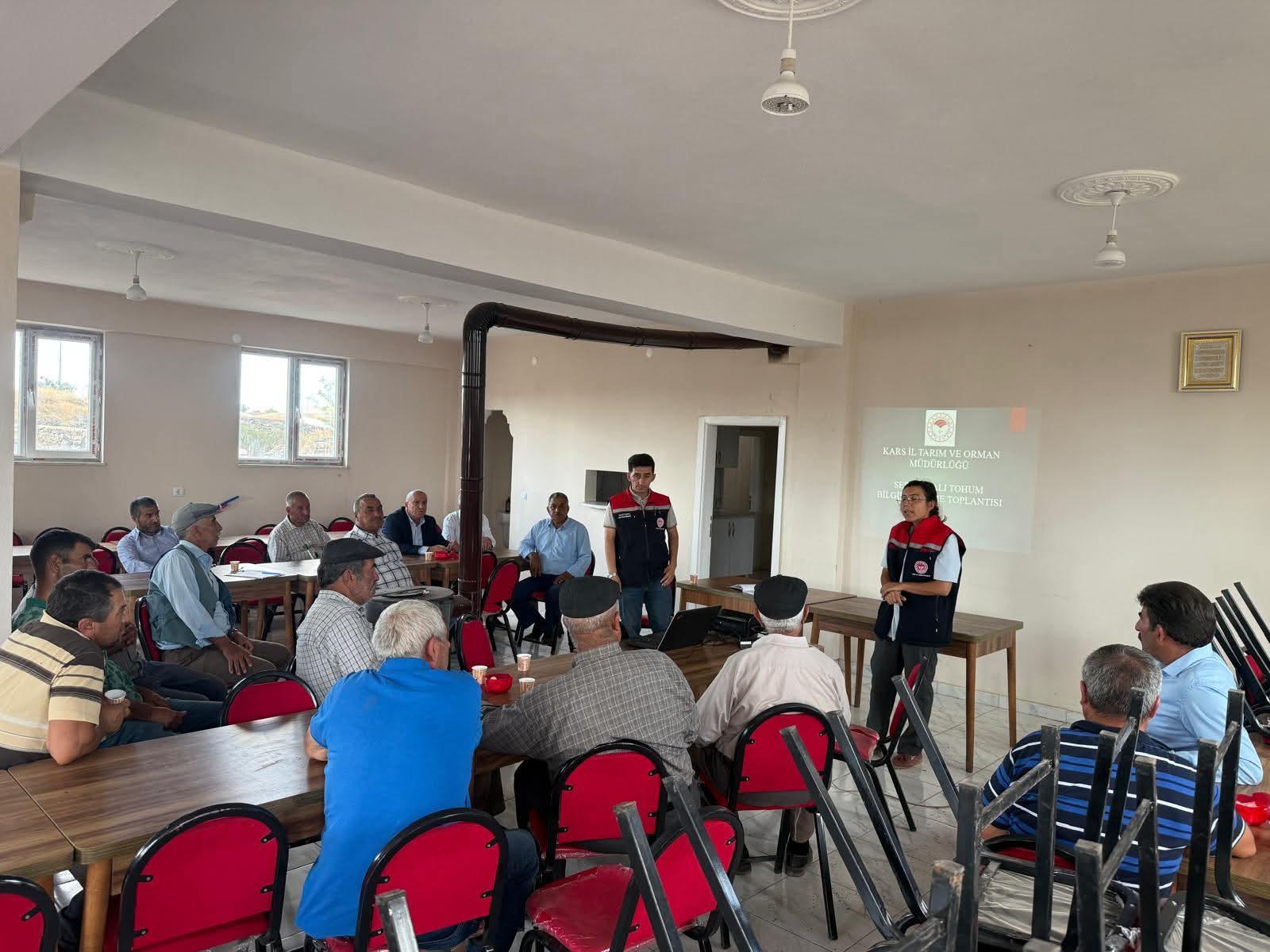 Esenkent Köyü’nde Çiftçilere Sertifikalı Tohum Bilgilendirmesi yapıldı