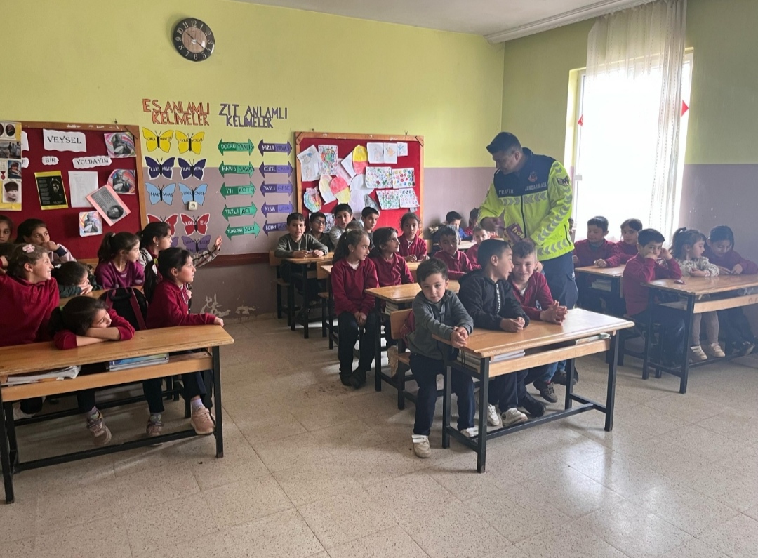 Gaziantep Jandarması, Öğrencilere Trafik Güvenliği Eğitimi Verdi!