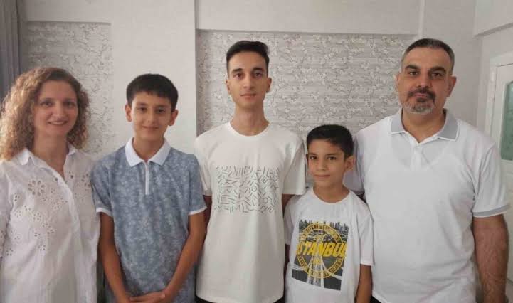 Gaziantep Nizip ilçesinde Gurur Tablosu: Özyurtseven Kardeşlerden LGS ve YKS’de Türkiye Birinciliği!