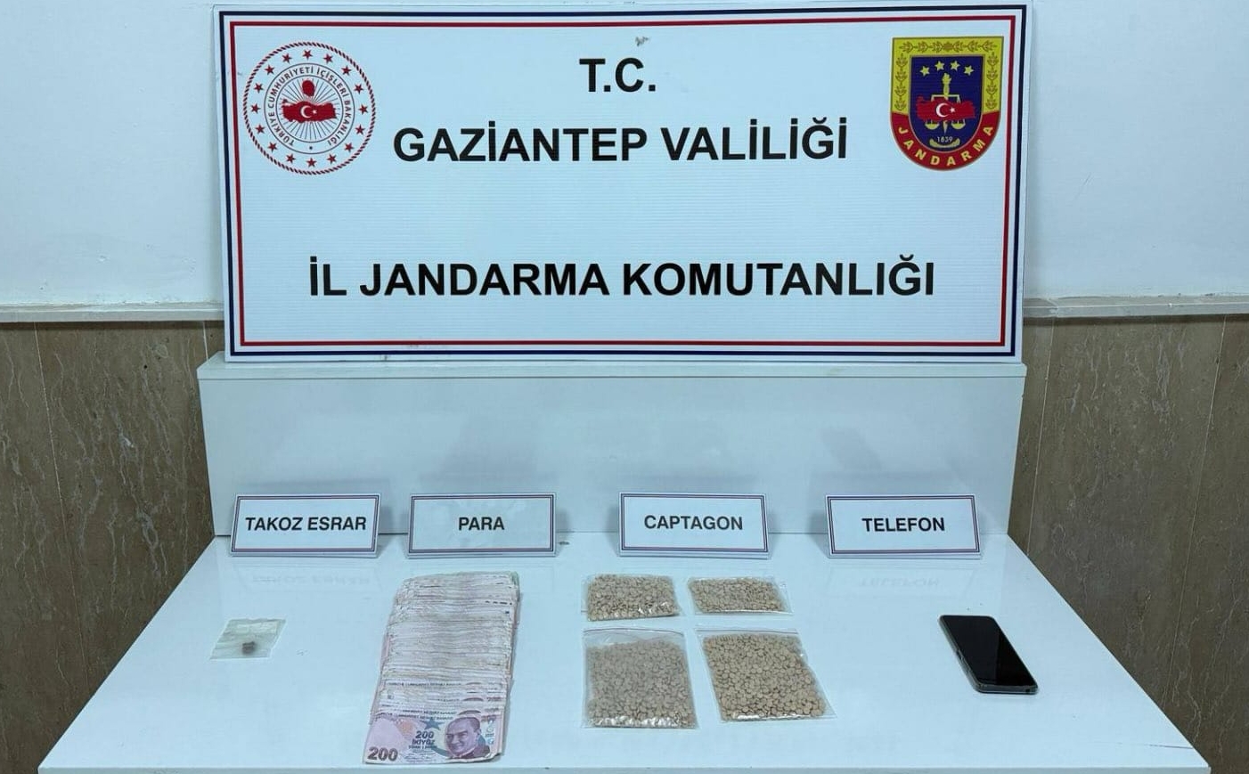Gaziantep’te Uyuşturucu Satıcılarına Jandarma Operasyonu: 4 Tutuklama