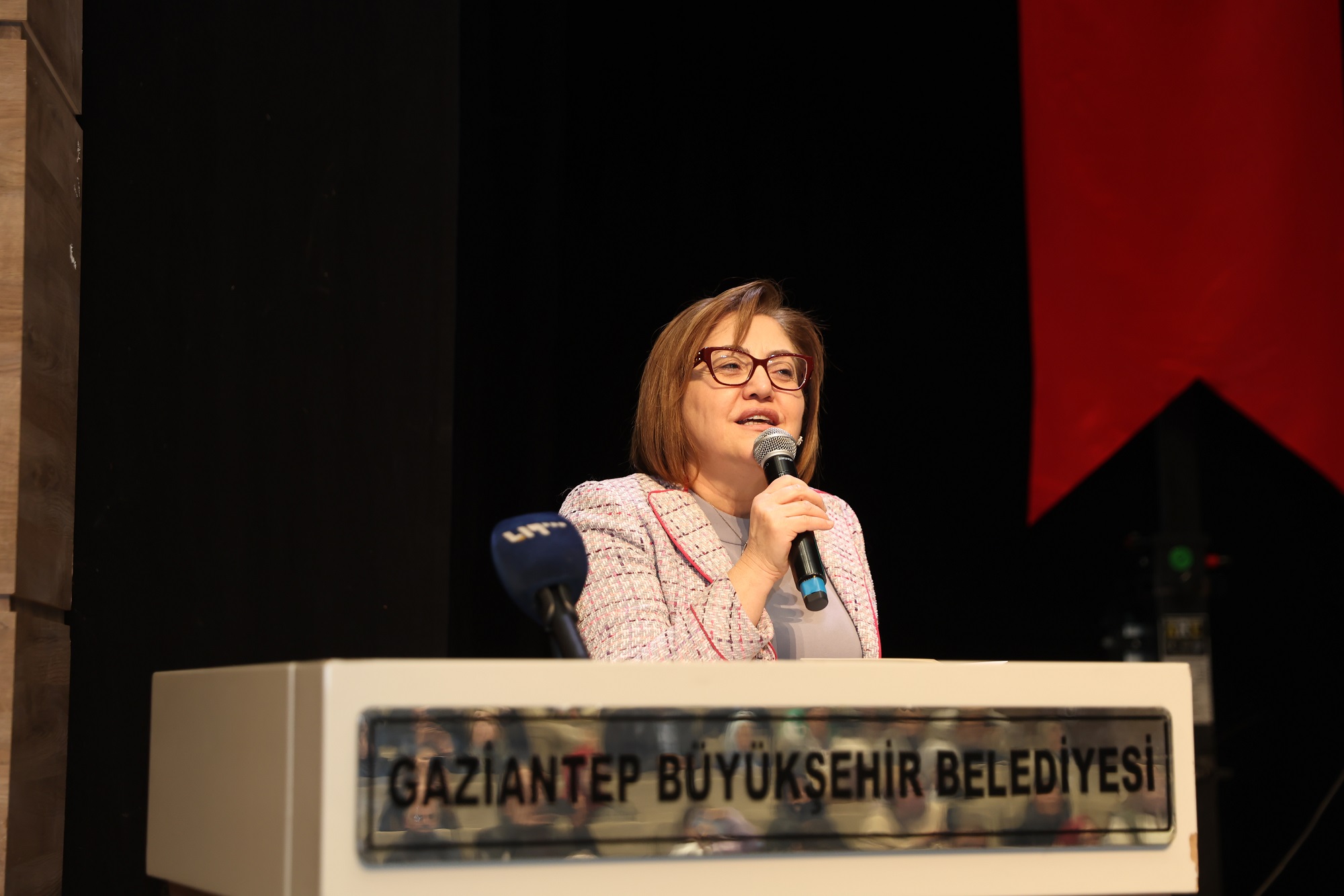 Gaziantep’te “Yeşil Otobüs” Belgeseli İlk Kez Gösterildi! Göç ve Hafıza Aynı Sahnedeydi!