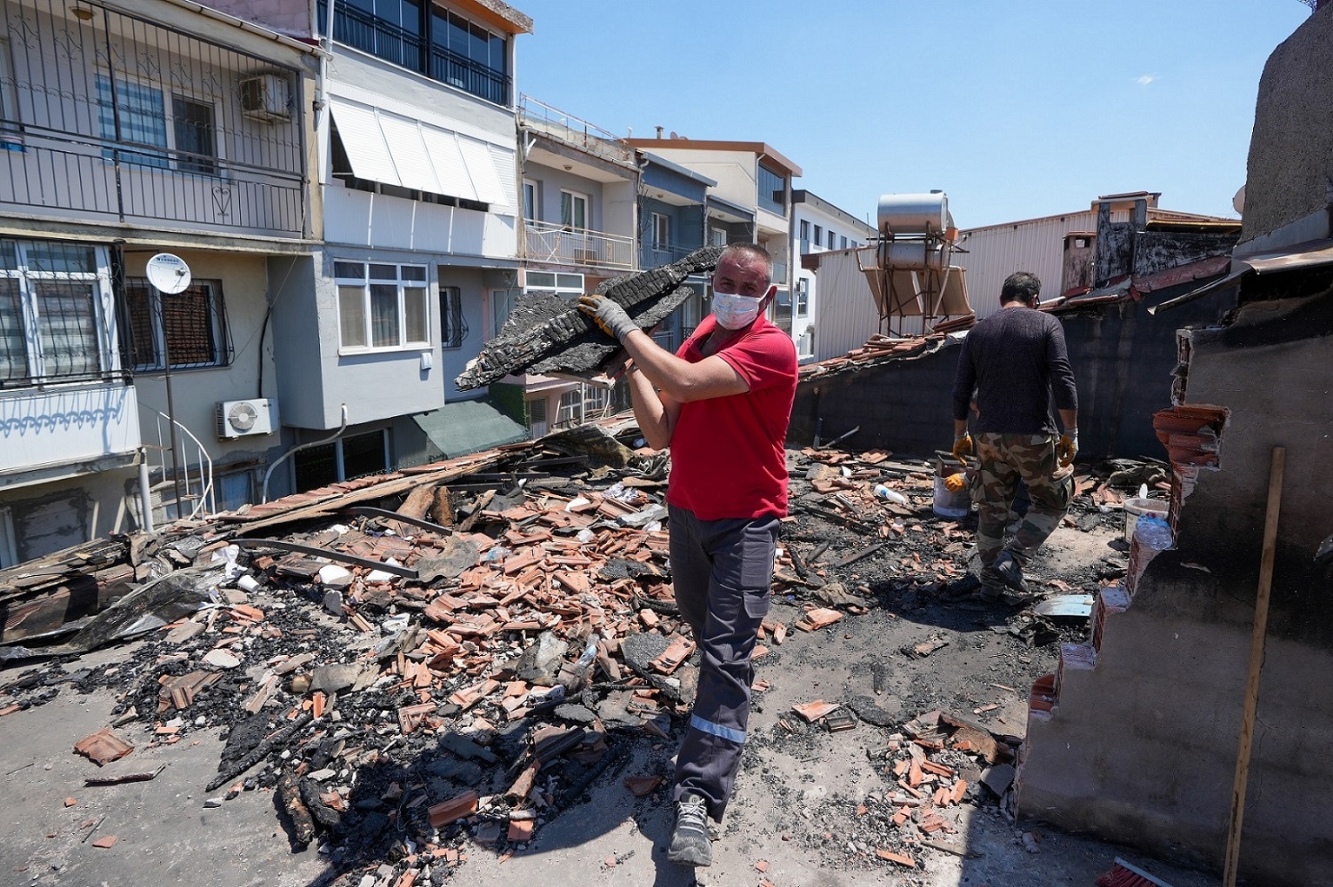 Gaziemir Belediyesi’nden Yangınzedelere Destek Eli