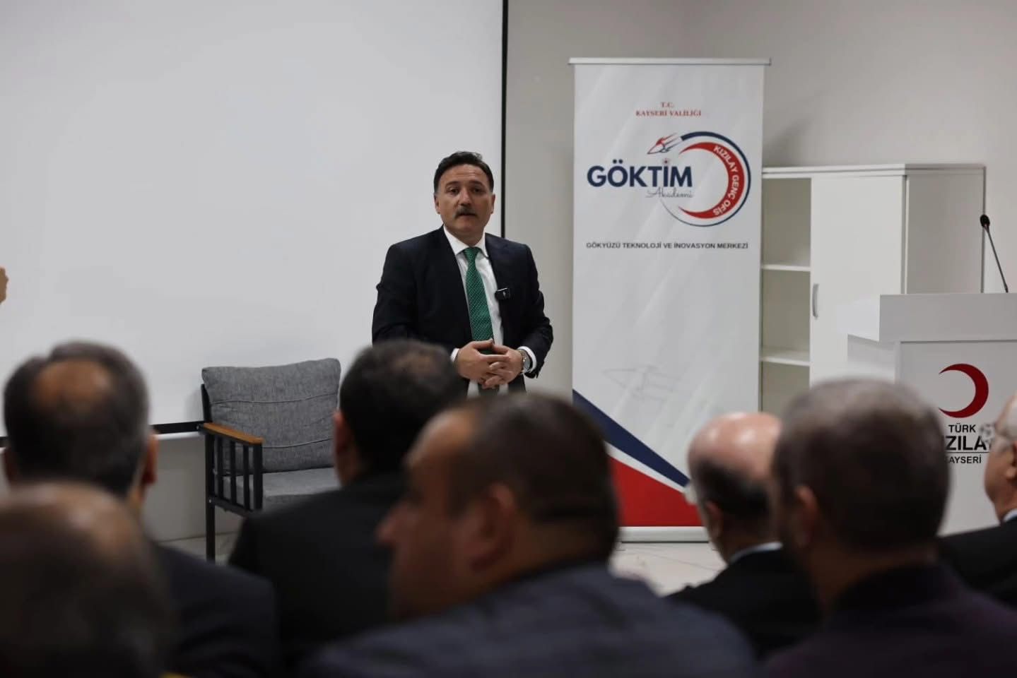 Geleceğin Hayalleri Zaman Kapsülünde: Kayseri Valisi Gökmen Çiçek’ten 10 Yıllık Söz!”