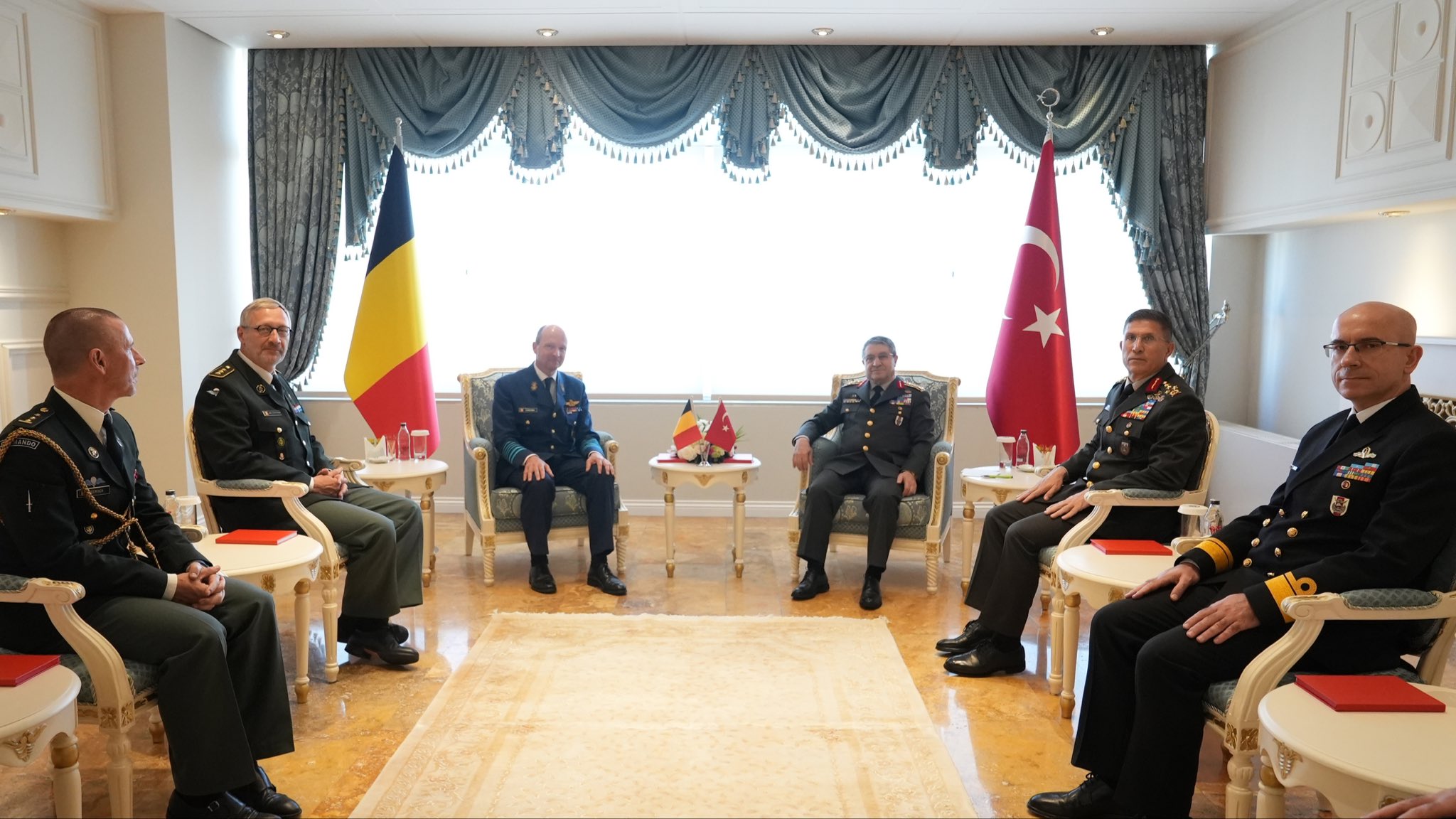 Genelkurmay Başkanı Orgeneral Bayraktaroğlu, Belçikalı Mevkidaşı ile Bir Araya Geldi