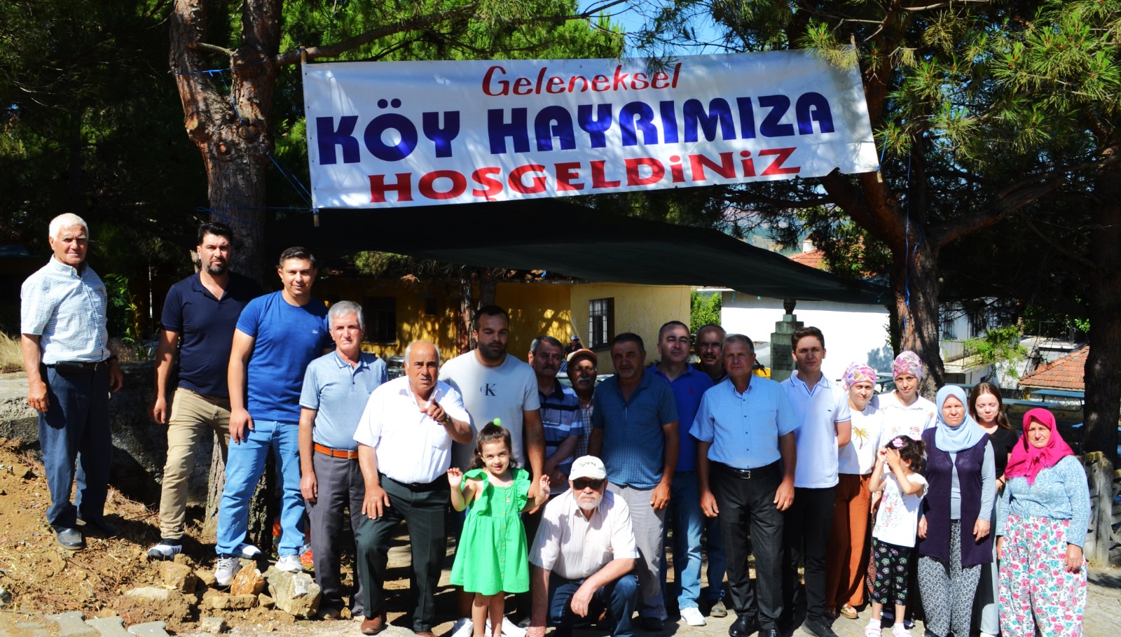 Gördes Dutluca Köy Hayrı Yoğun Katılımla Gerçekleşti