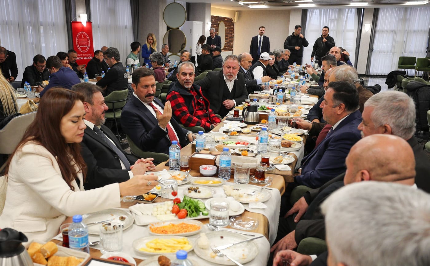 Hatay Valisi Masatlı’dan Gazetecilere 10 Ocak Jesti