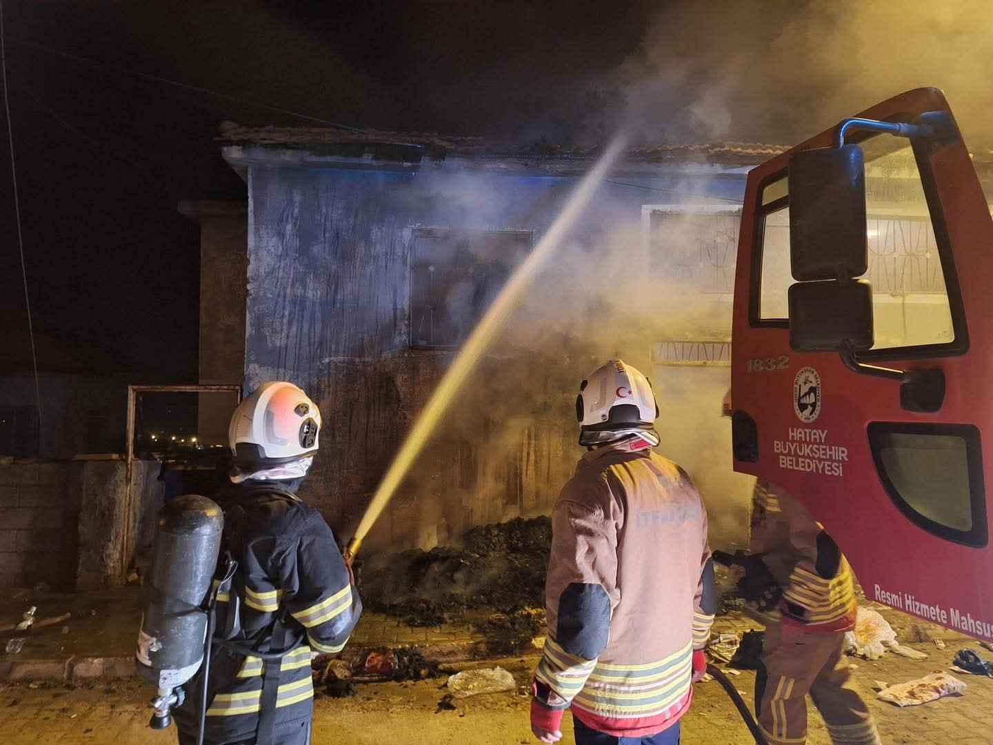 Hatay’da Mesken Yangını Korkuttu