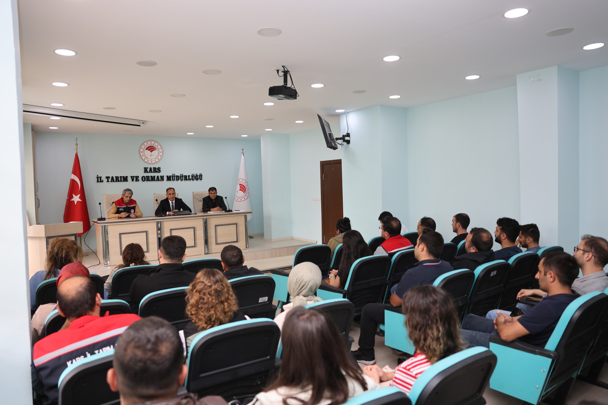 Hayvan Sağlığı ve Hastalıklarla Mücadele İçin Bilgilendirme Toplantısı Yapıldı