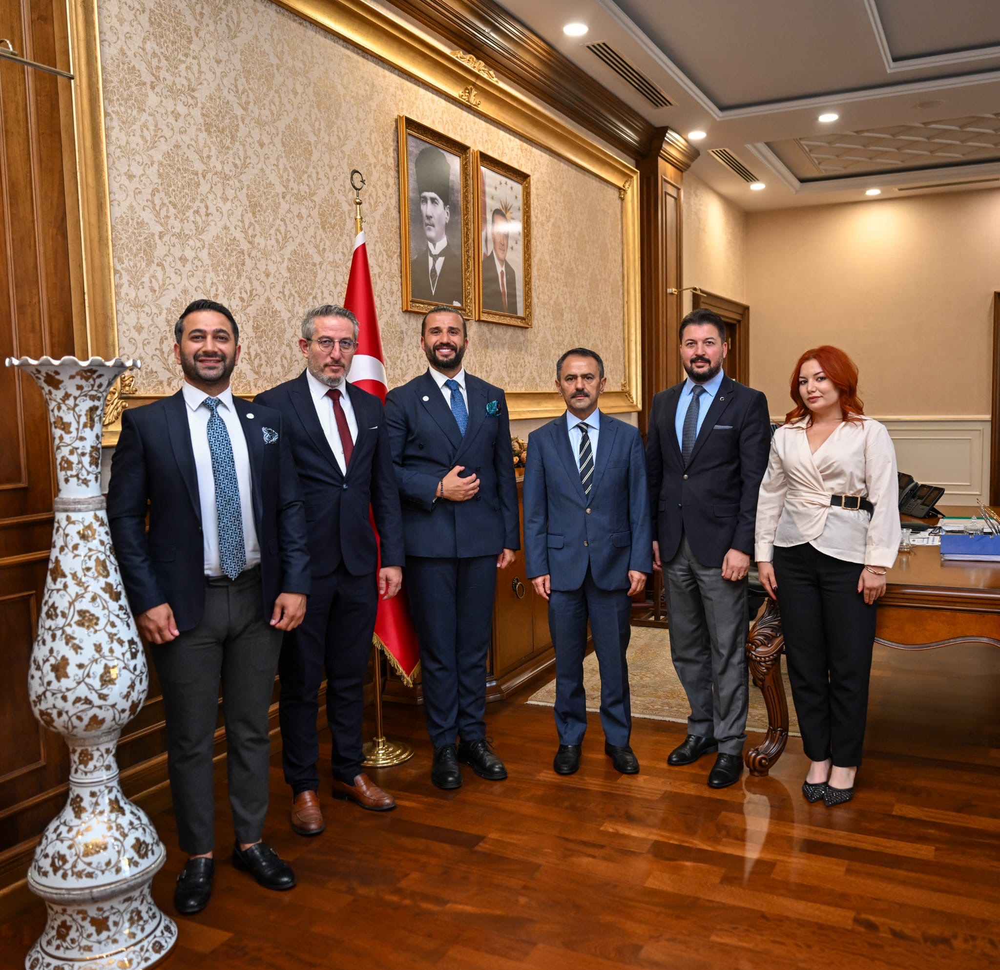 İdari İşler Yöneticileri Derneği Yönetiminden Vali İlhami Aktaş’a Ziyaret