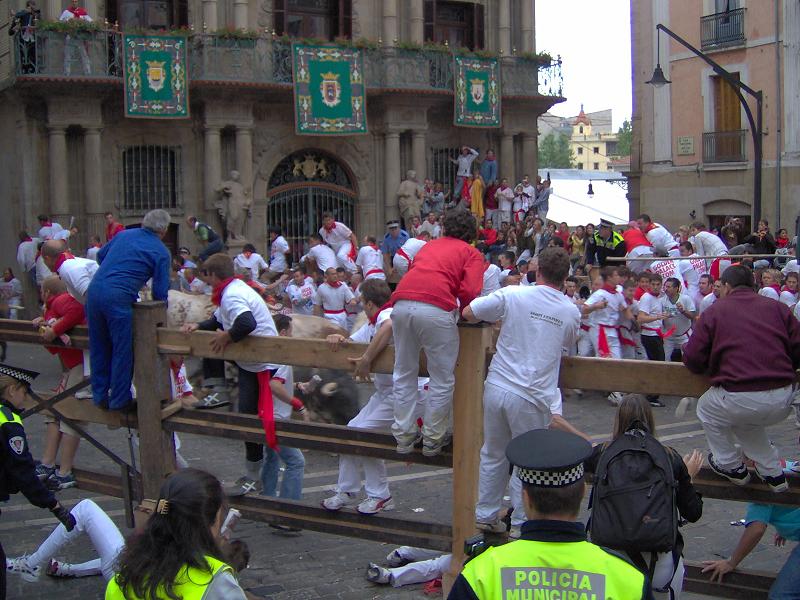 İspanya’da San Fermin Festivali’nde Boğa Koşusunda 8 Kişi Yaralandı
