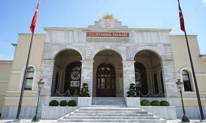 İstanbul Valiliği’nden Sahipsiz Sokak Hayvanlarının Toplanması Kararı