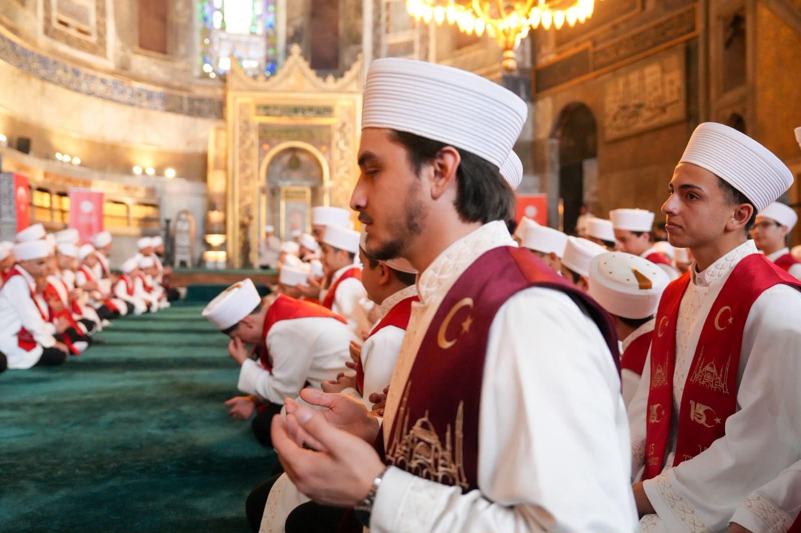 İstanbul’da 15 Temmuz Şehitleri İçin 253 Hatim Programı Düzenlendi