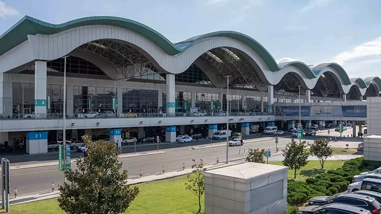 İstanbul’da Şiddetli Yağış Hava Ulaşımını Vurdu: Sabiha Gökçen’de Seferler İptal Edildi