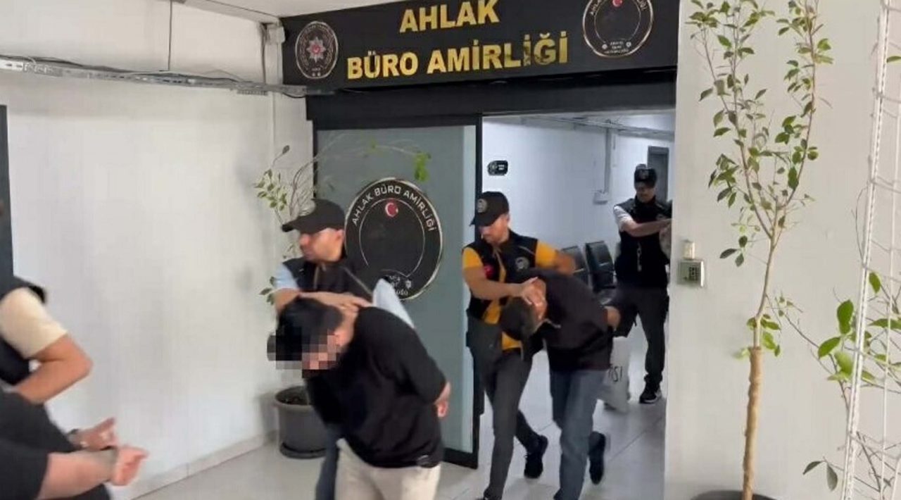 İzmir Merkezli 7 İlde Fuhuş Operasyonu: 59 Kadın Kurtarıldı, 9 Tutuklama