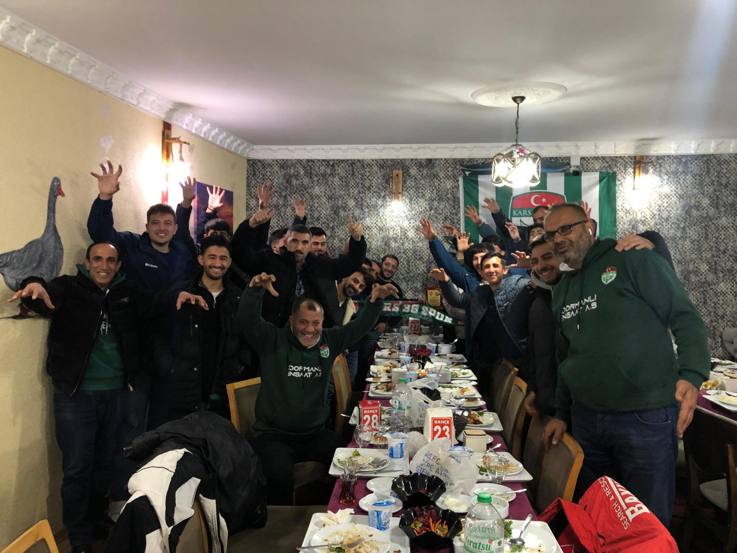 Kars 36 Spor taraftarları, iftarda buluştu